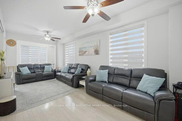 Photo 12 of 549 Barons Street, Vaughan, Kleinburg — HOMEH