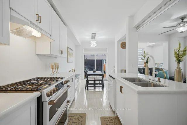 Photo 17 of 549 Barons Street, Vaughan, Kleinburg — HOMEH