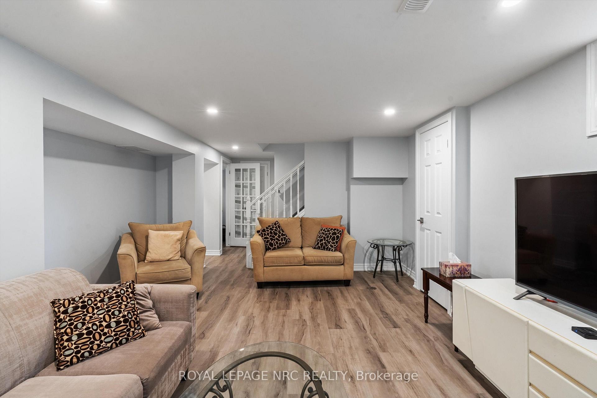 Photo 25 of 476 Vine Street, St. Catharines, Vine/Linwell — HOMEH