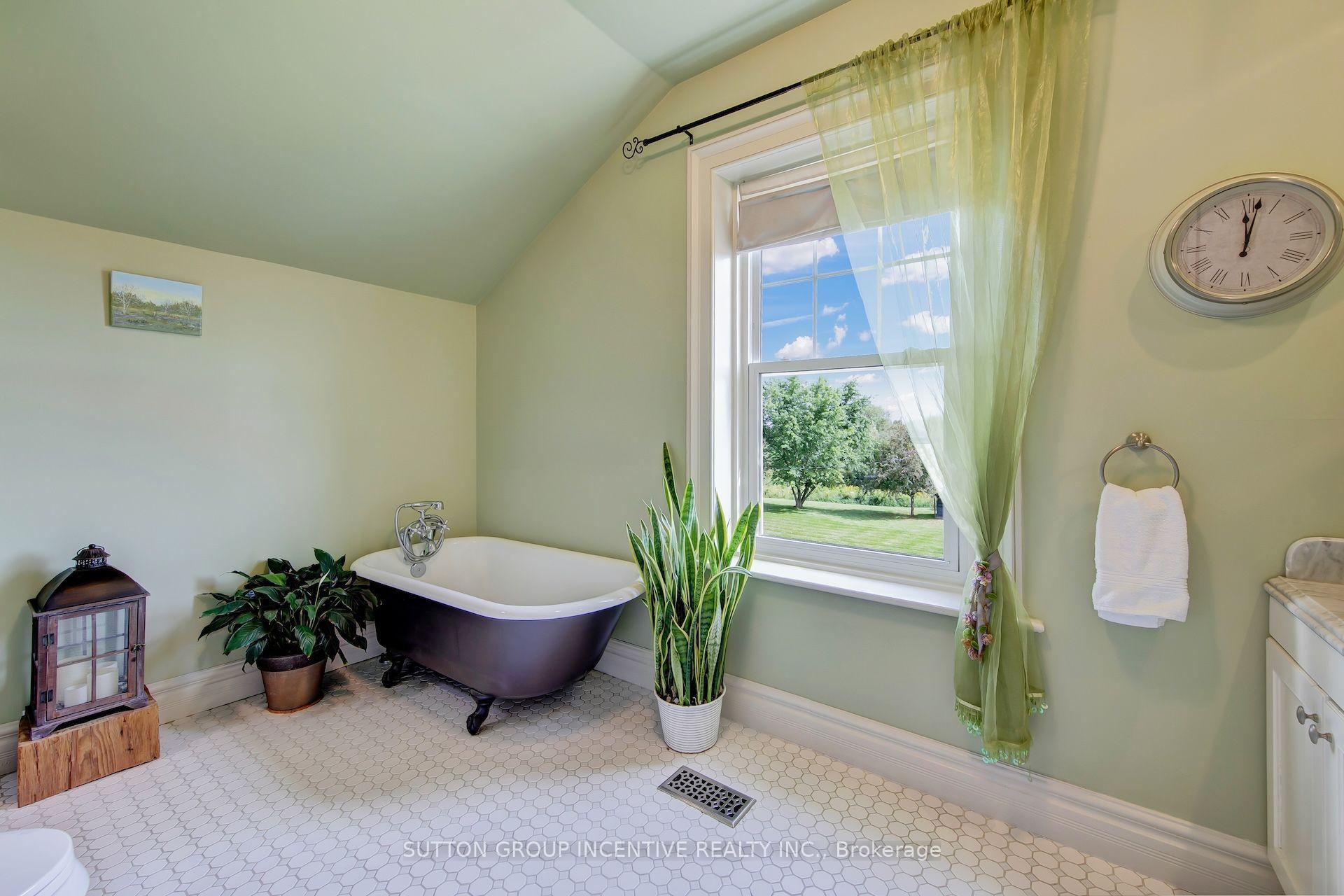 Photo 32 of 2804 9th Line, Bradford West Gwillimbury, Rural Bradford West Gwillimbury — HOMEH