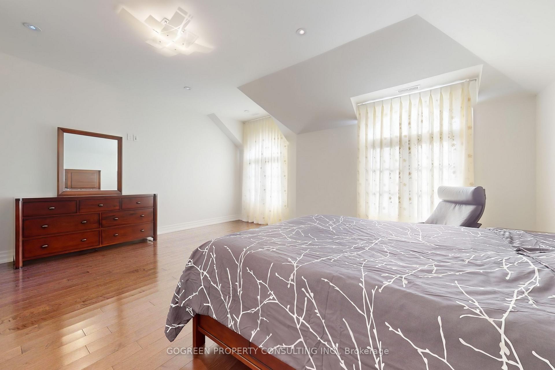 Photo 30 of 11 Elmview Avenue, North York, Willowdale West — HOMEH
