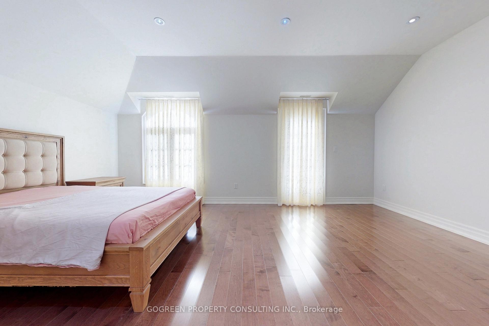 Photo 35 of 11 Elmview Avenue, North York, Willowdale West — HOMEH