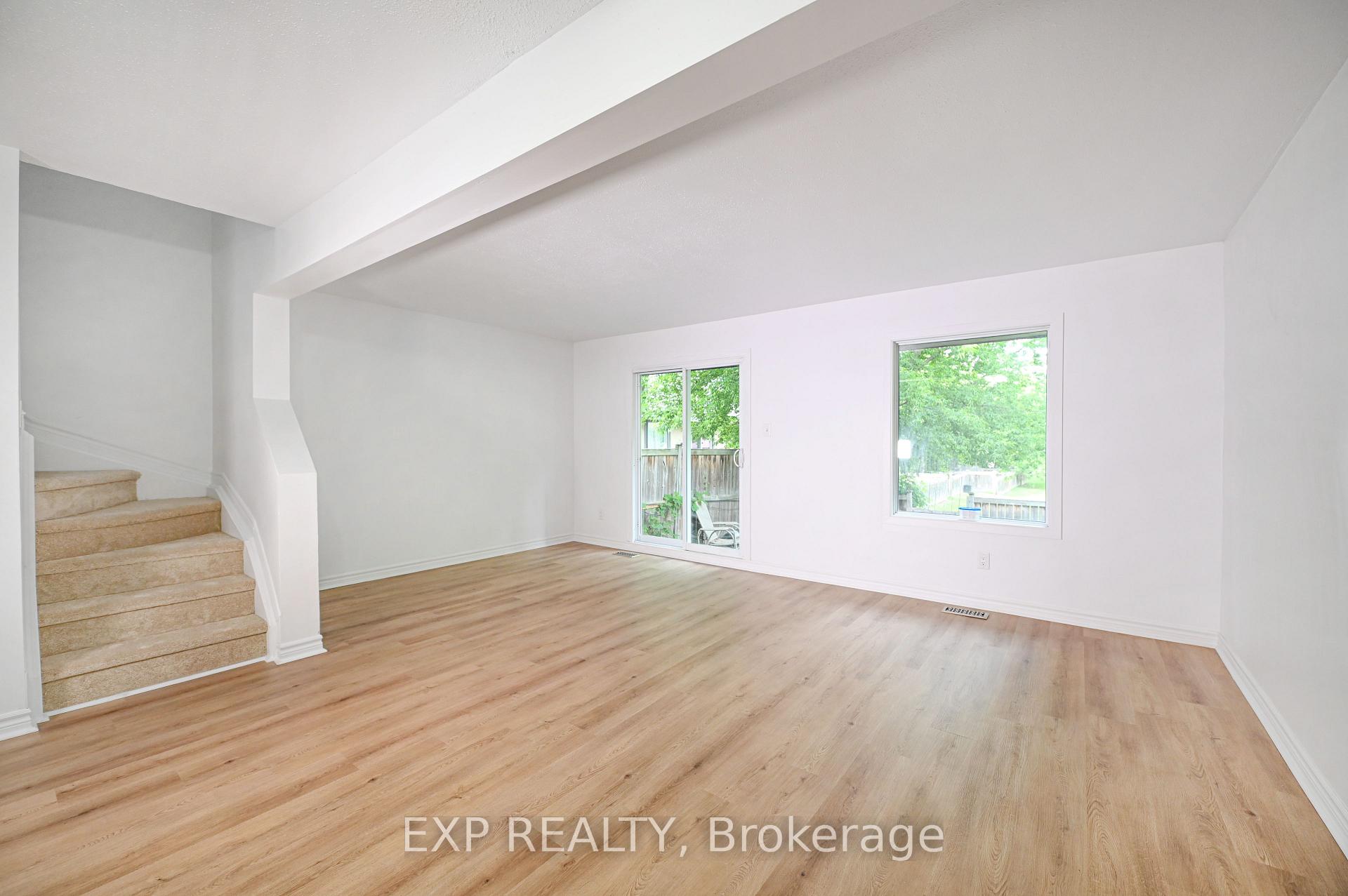 Photo 2 of Unit 42, 2697 Pimlico Crescent, Ottawa, Emerald Woods/Sawmill Creek — HOMEH