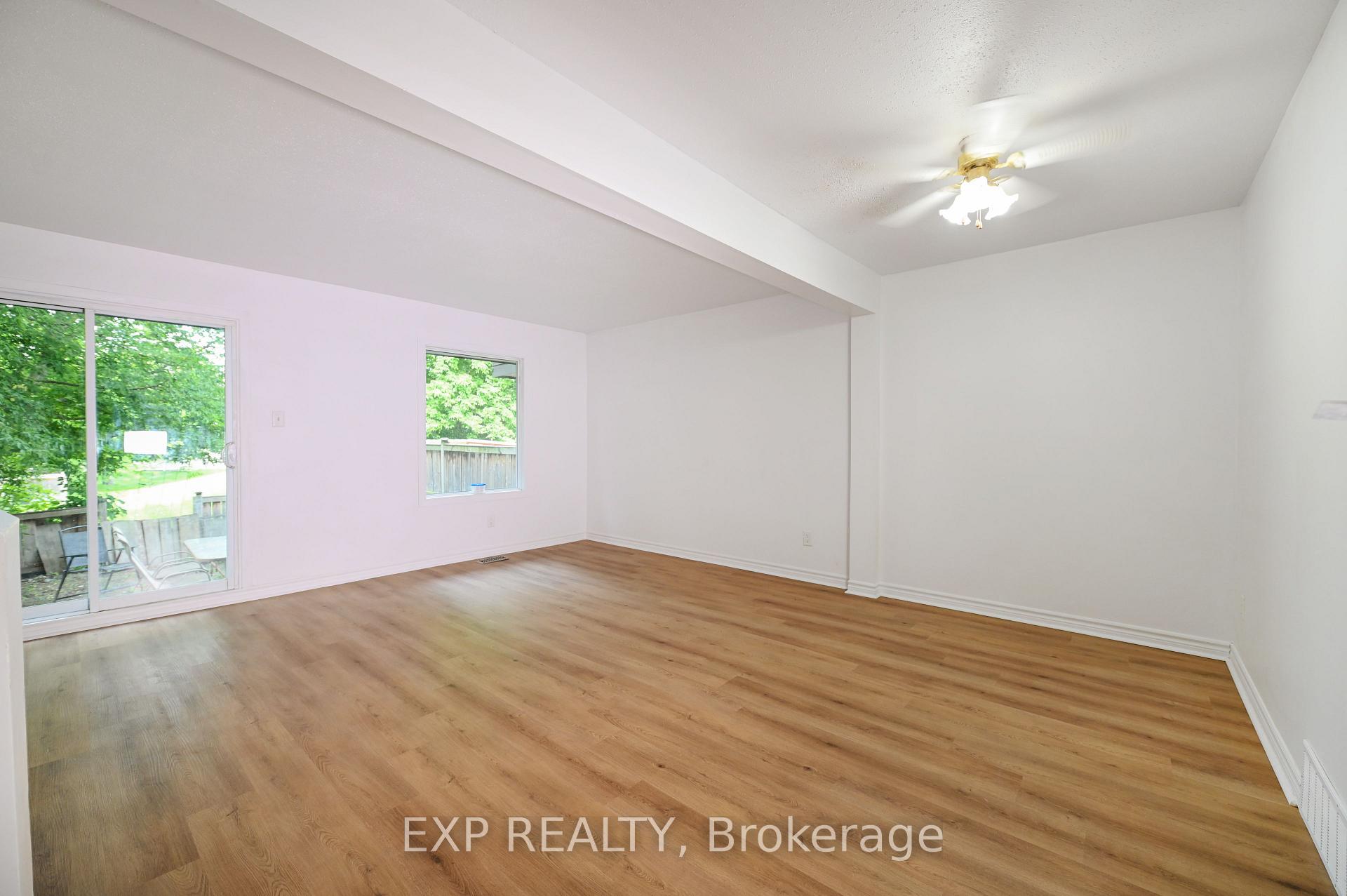 Photo 3 of Unit 42, 2697 Pimlico Crescent, Ottawa, Emerald Woods/Sawmill Creek — HOMEH