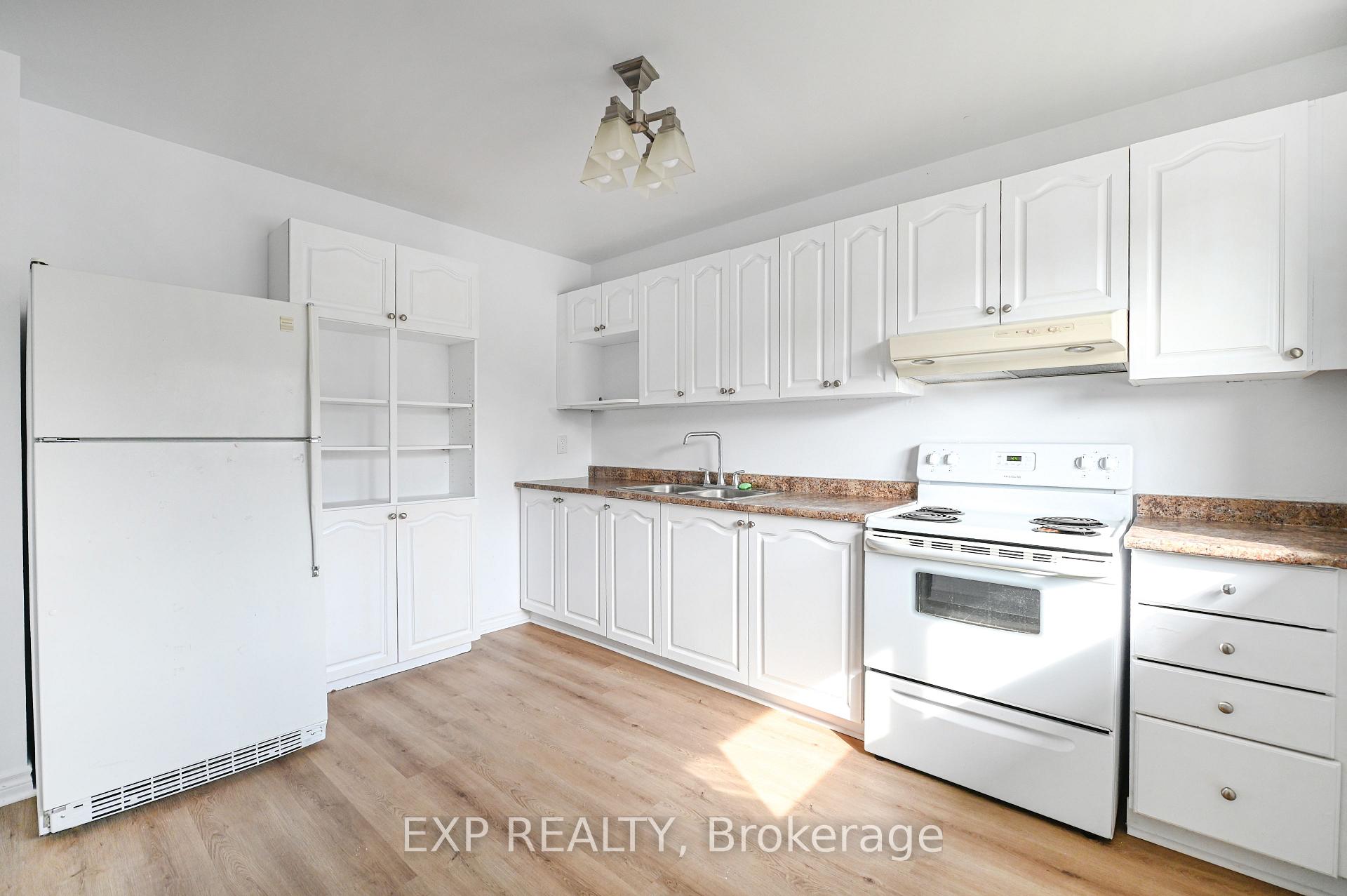 Photo 5 of Unit 42, 2697 Pimlico Crescent, Ottawa, Emerald Woods/Sawmill Creek — HOMEH