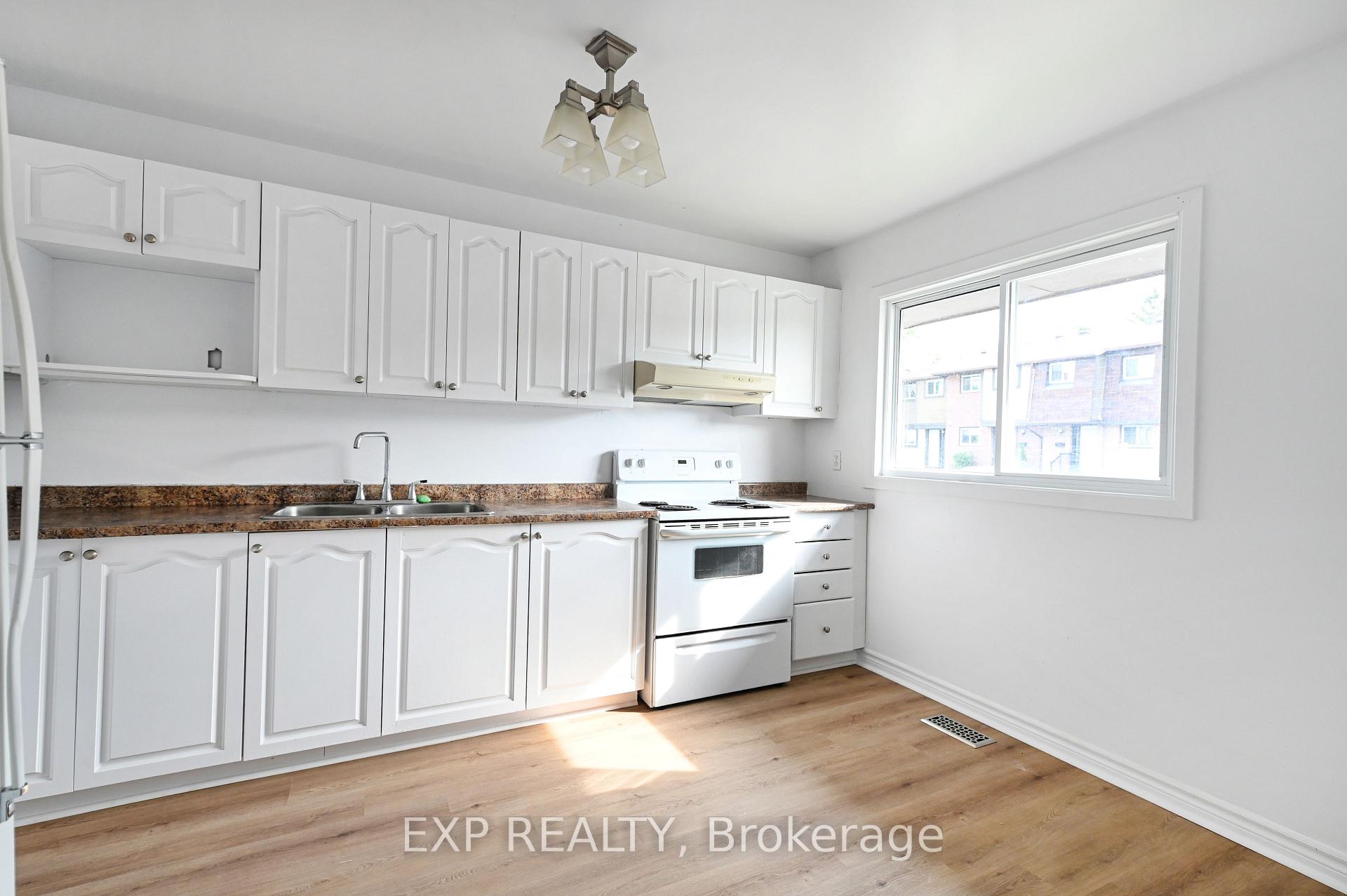 Photo 6 of Unit 42, 2697 Pimlico Crescent, Ottawa, Emerald Woods/Sawmill Creek — HOMEH