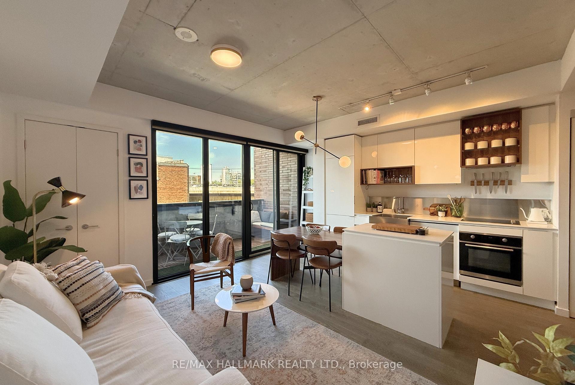 Photo of Unit 313, 383 Sorauren Avenue
