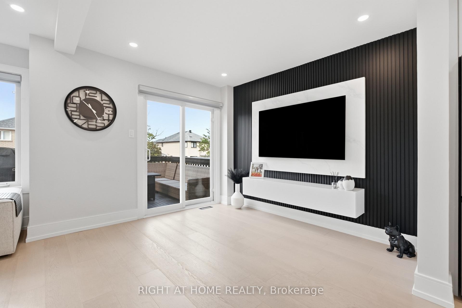 Photo 20 of 217 Rosanna Crescent, Vaughan, Maple — HOMEH