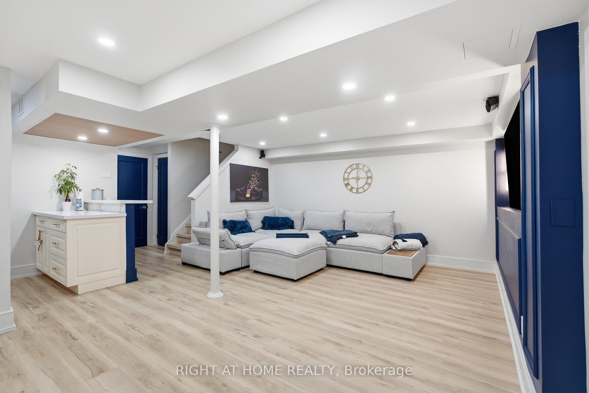Photo 37 of 217 Rosanna Crescent, Vaughan, Maple — HOMEH
