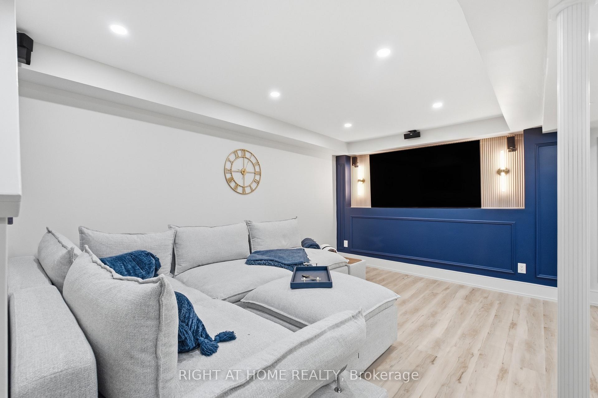 Photo 38 of 217 Rosanna Crescent, Vaughan, Maple — HOMEH