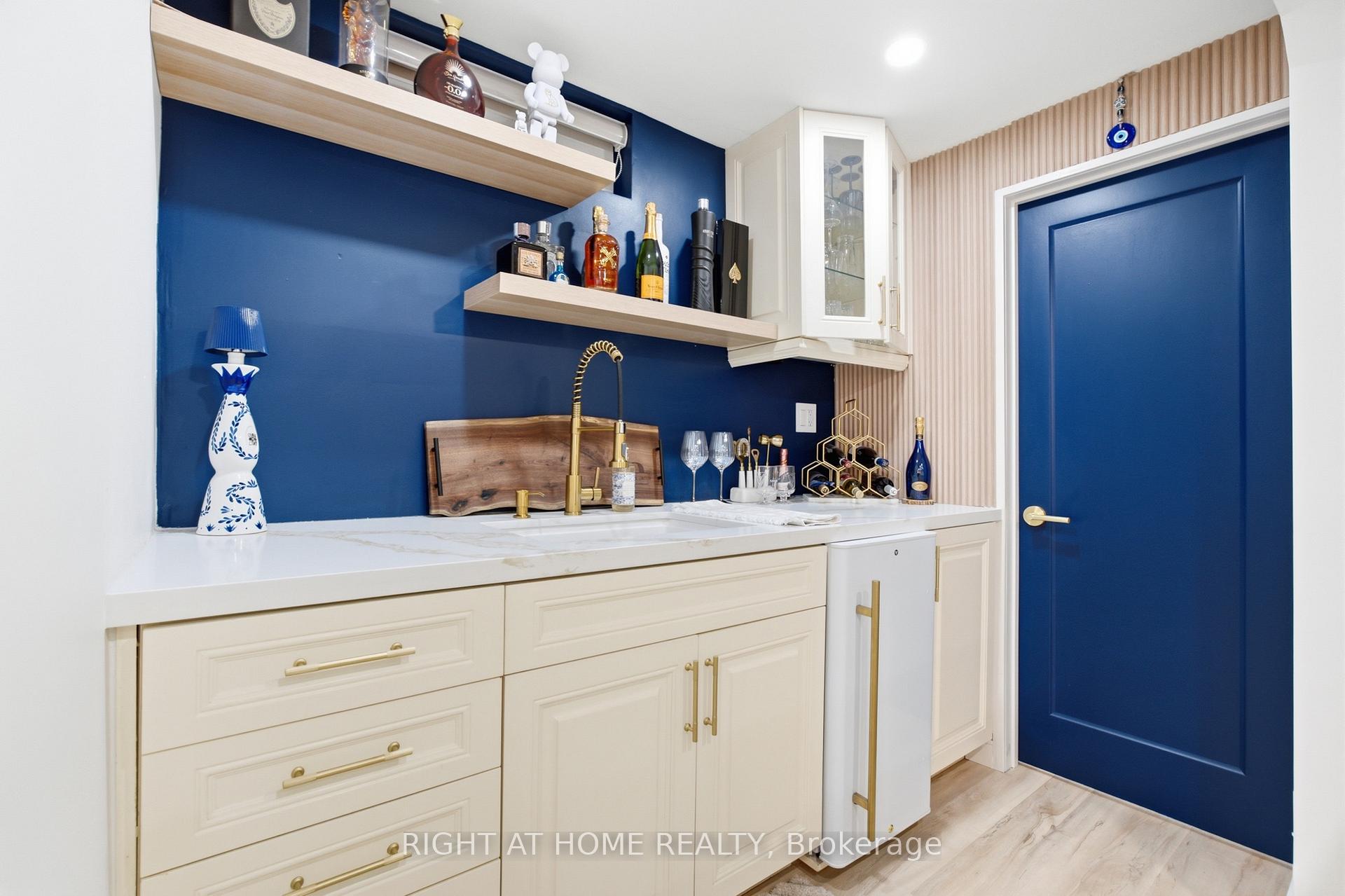 Photo 42 of 217 Rosanna Crescent, Vaughan, Maple — HOMEH