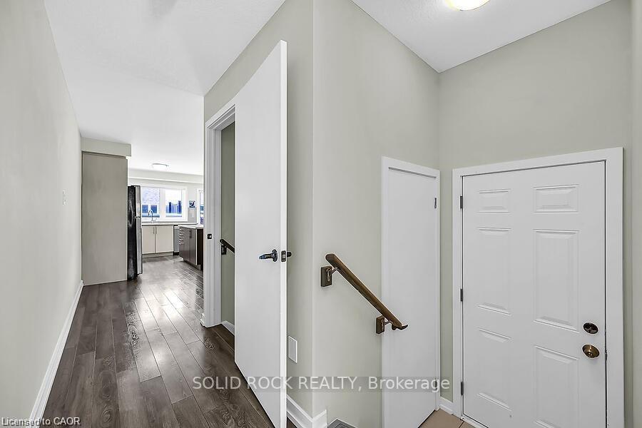 Photo 8 of 457 Queen Mary Drive, Brampton, Northwest Brampton — HOMEH