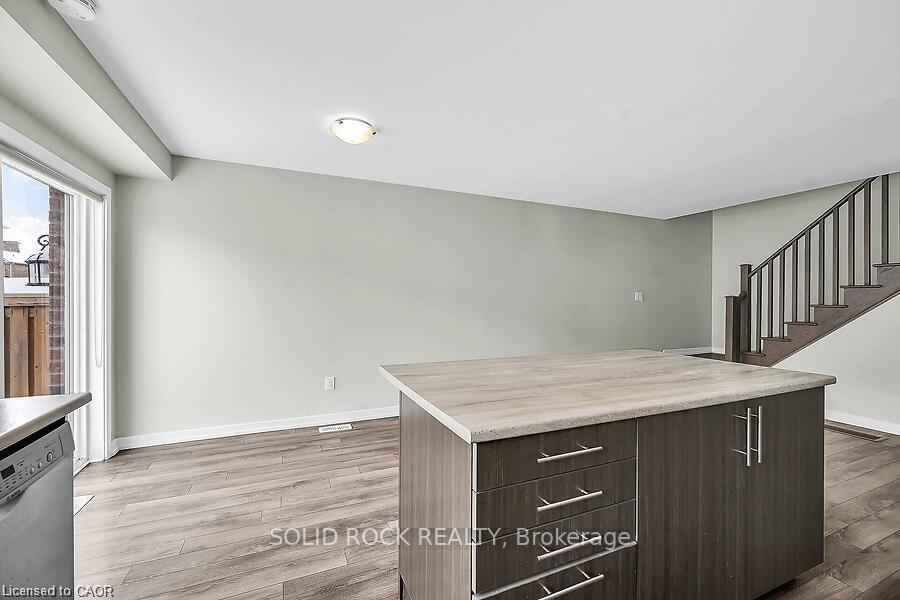 Photo 16 of 457 Queen Mary Drive, Brampton, Northwest Brampton — HOMEH