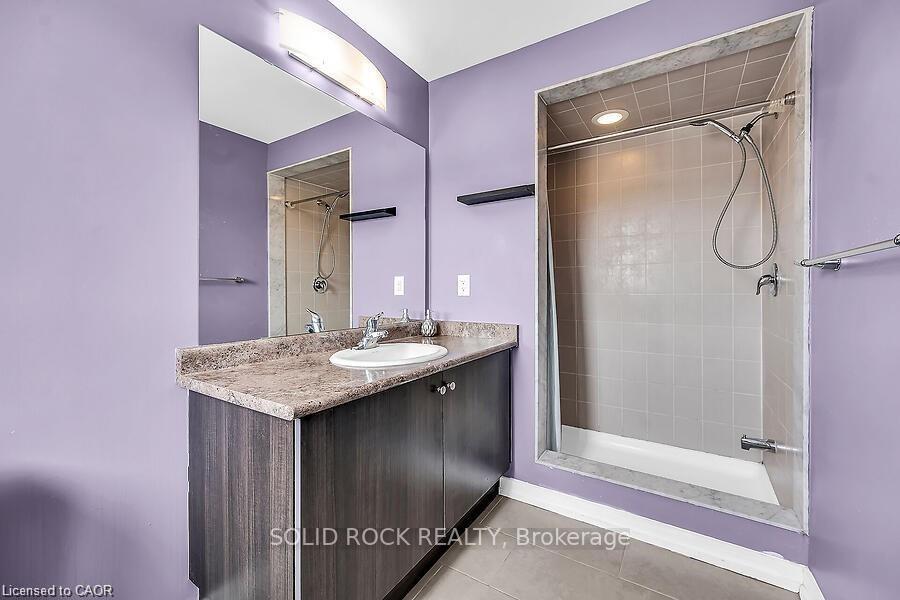 Photo 22 of 457 Queen Mary Drive, Brampton, Northwest Brampton — HOMEH