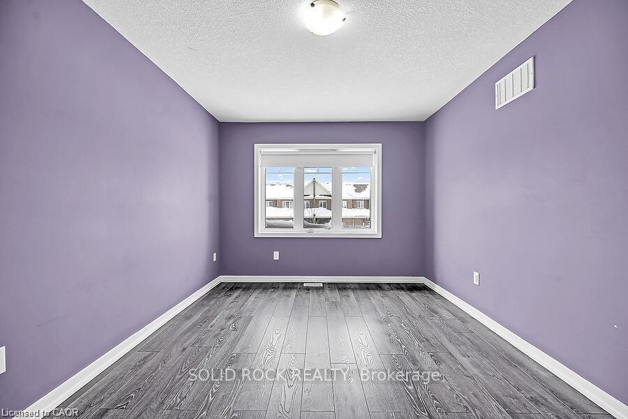 Photo 27 of 457 Queen Mary Drive, Brampton, Northwest Brampton — HOMEH