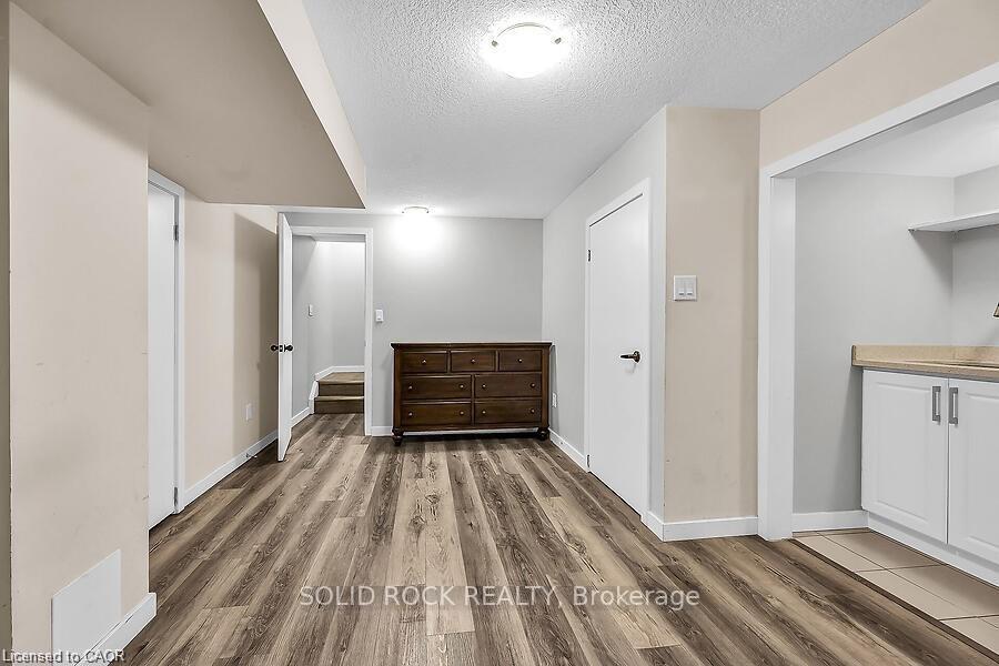 Photo 32 of 457 Queen Mary Drive, Brampton, Northwest Brampton — HOMEH