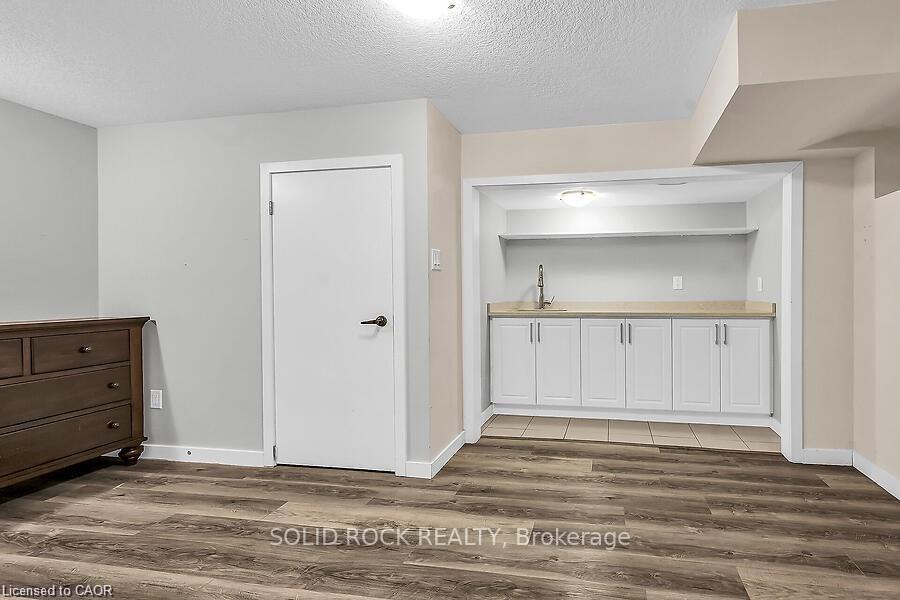 Photo 33 of 457 Queen Mary Drive, Brampton, Northwest Brampton — HOMEH