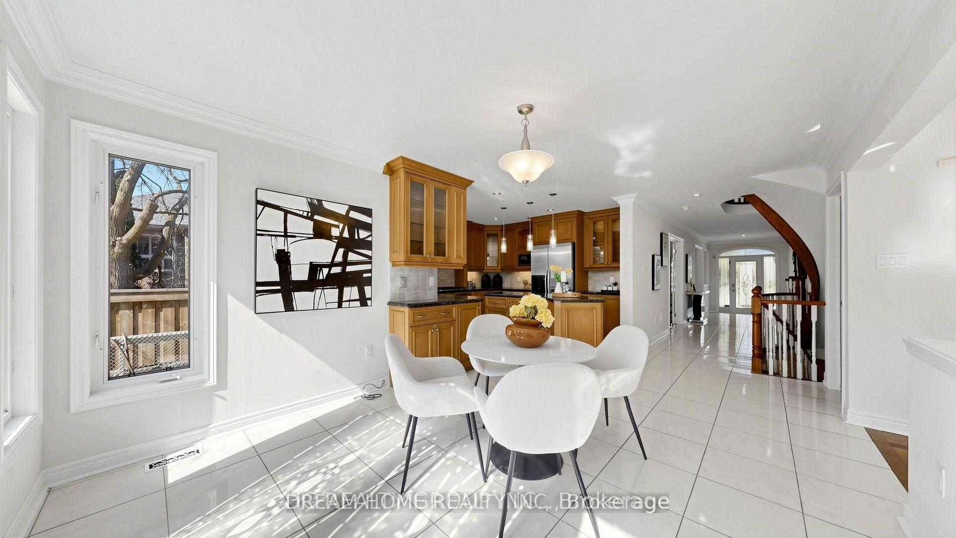 Photo 9 of 23 Brookeview Drive, Aurora, Aurora Highlands — HOMEH