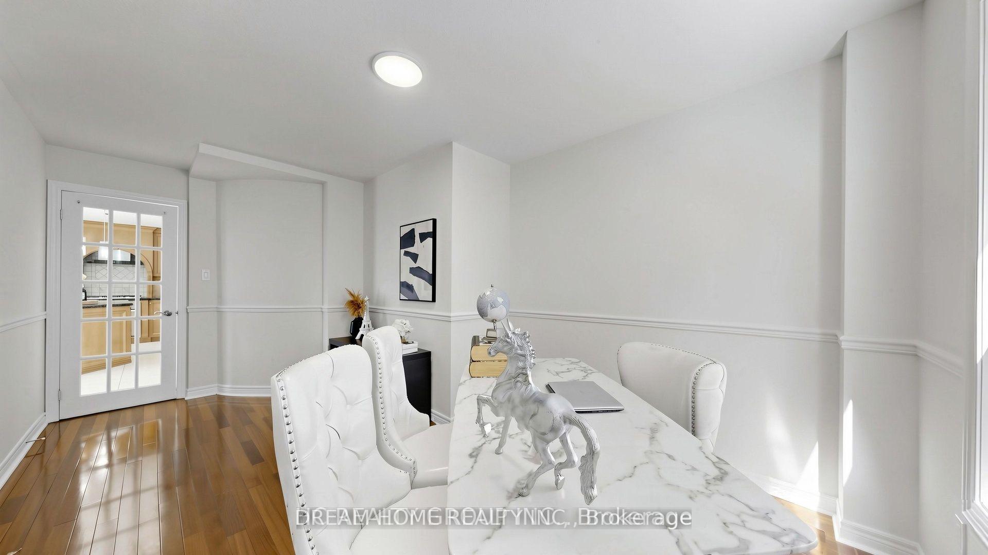 Photo 12 of 23 Brookeview Drive, Aurora, Aurora Highlands — HOMEH