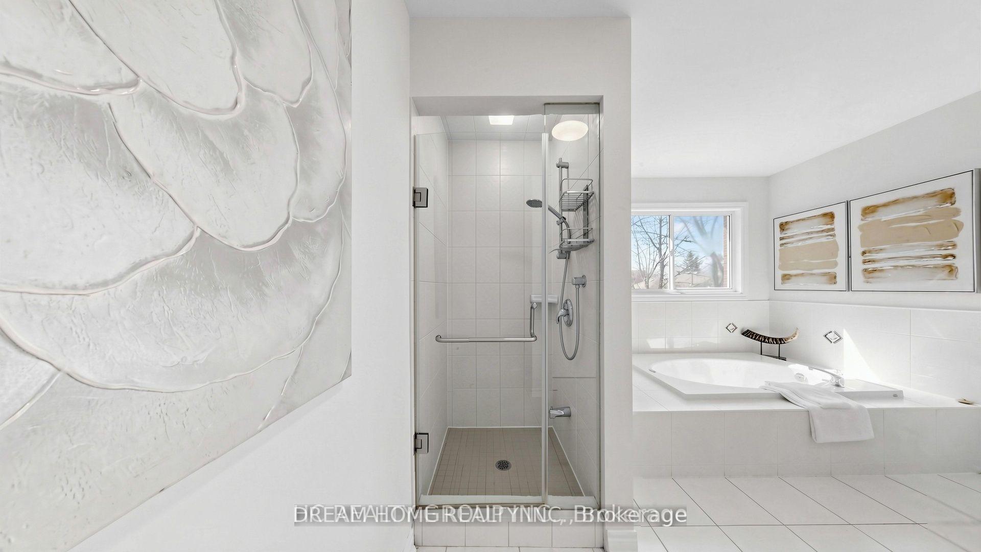 Photo 17 of 23 Brookeview Drive, Aurora, Aurora Highlands — HOMEH