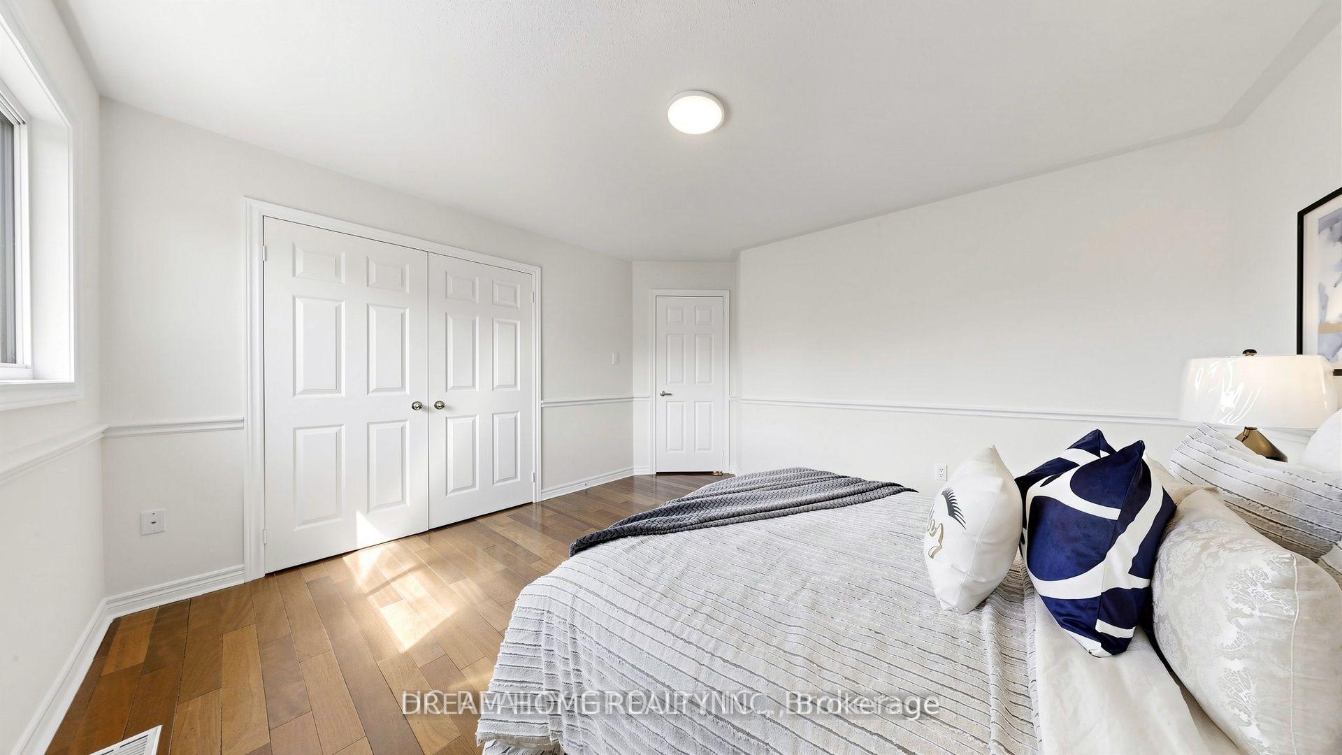 Photo 18 of 23 Brookeview Drive, Aurora, Aurora Highlands — HOMEH