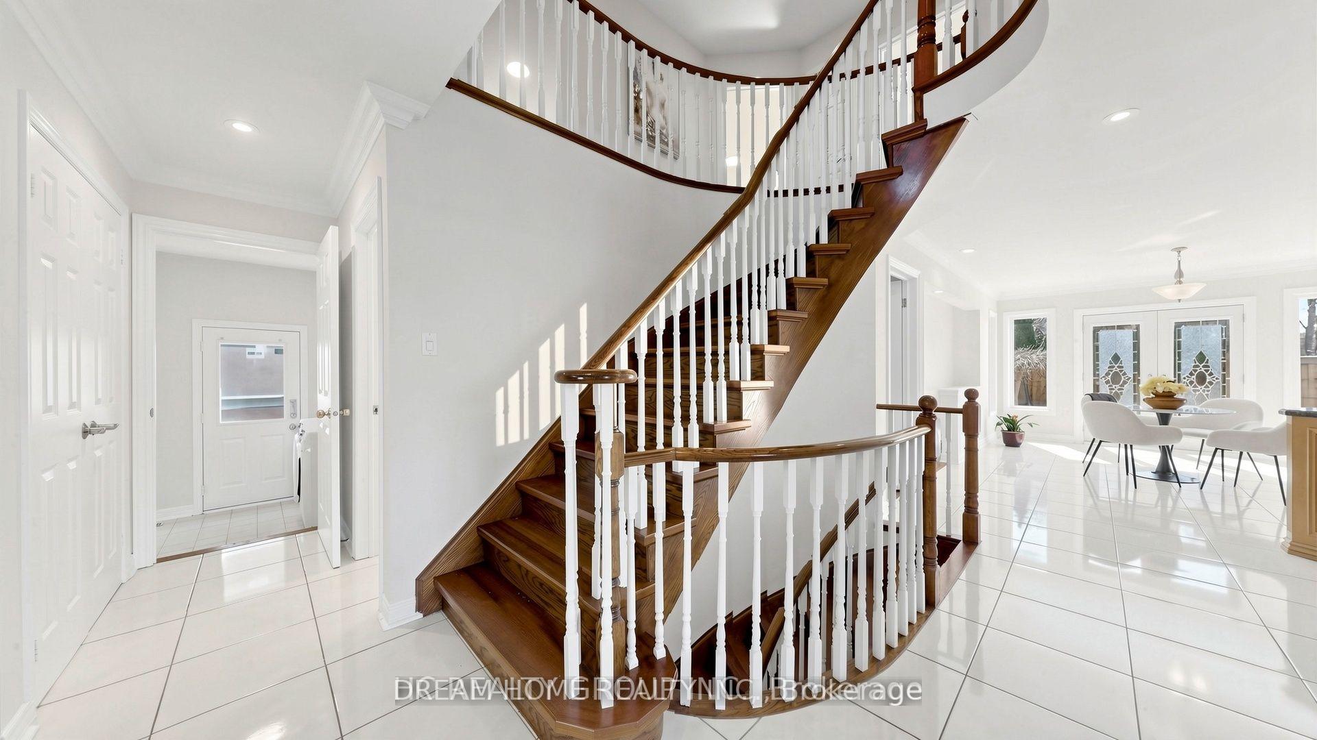 Photo 19 of 23 Brookeview Drive, Aurora, Aurora Highlands — HOMEH