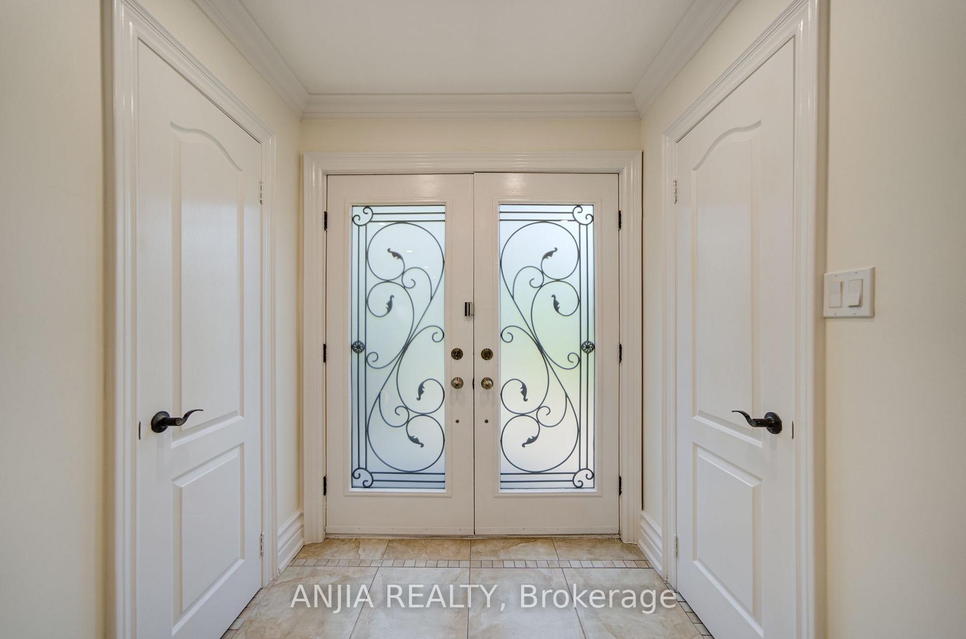 Photo 4 of 8 Calderbridge Crescent, Markham, Unionville — HOMEH