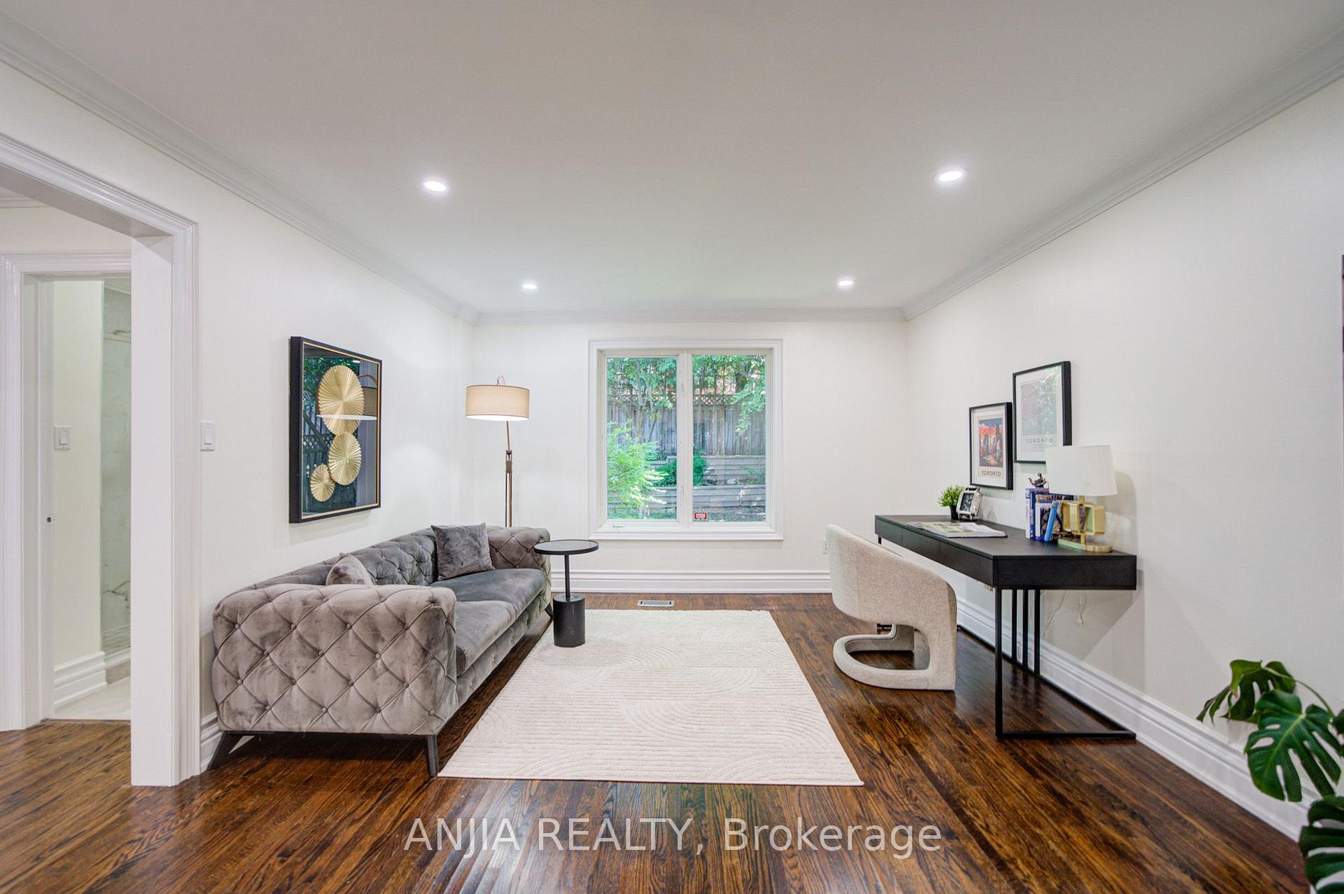 Photo 9 of 8 Calderbridge Crescent, Markham, Unionville — HOMEH