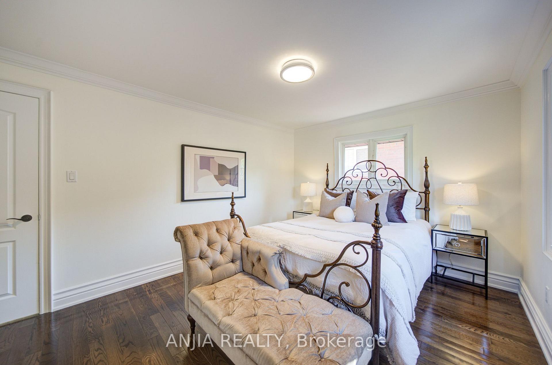 Photo 23 of 8 Calderbridge Crescent, Markham, Unionville — HOMEH