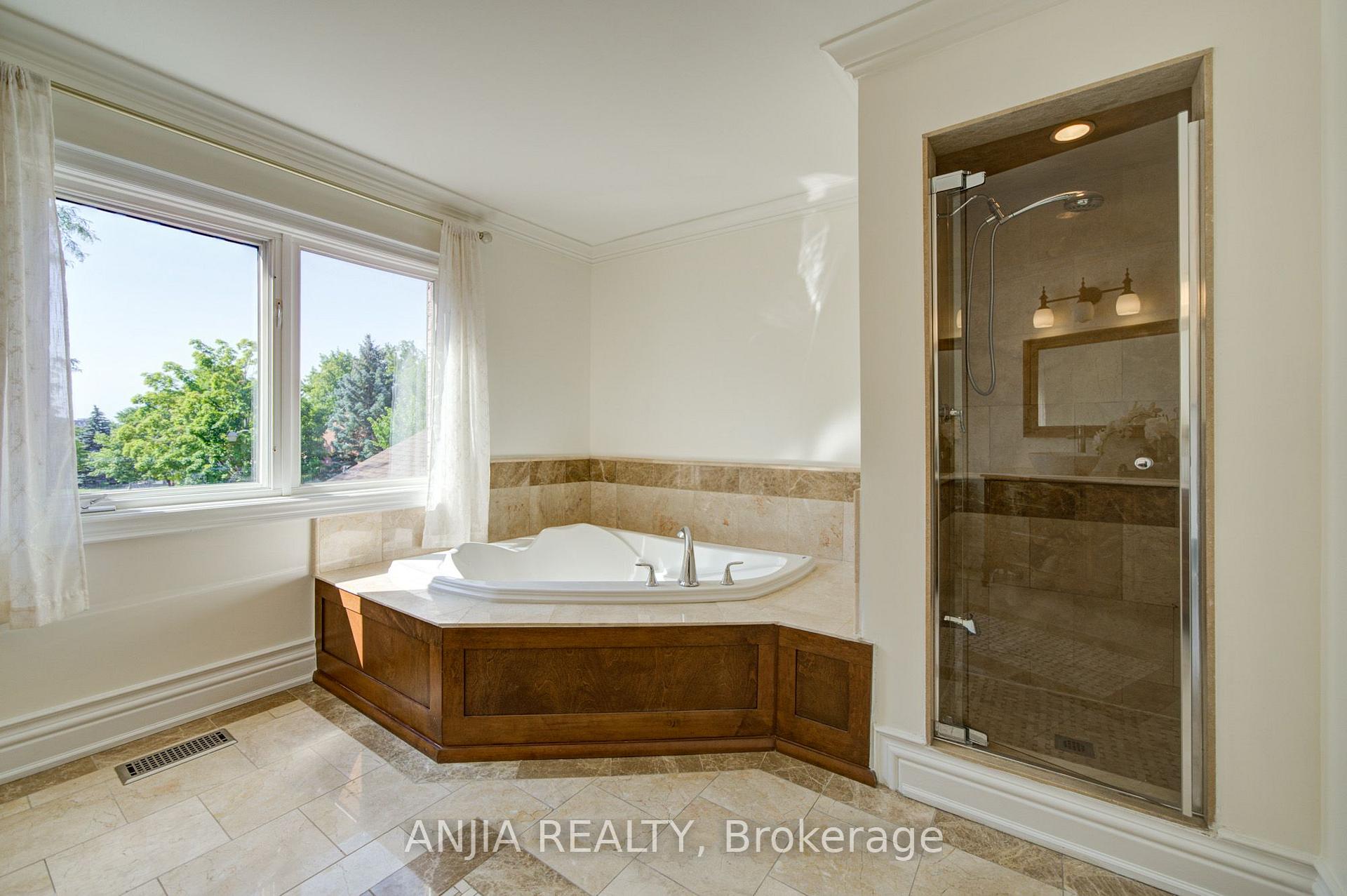 Photo 34 of 8 Calderbridge Crescent, Markham, Unionville — HOMEH