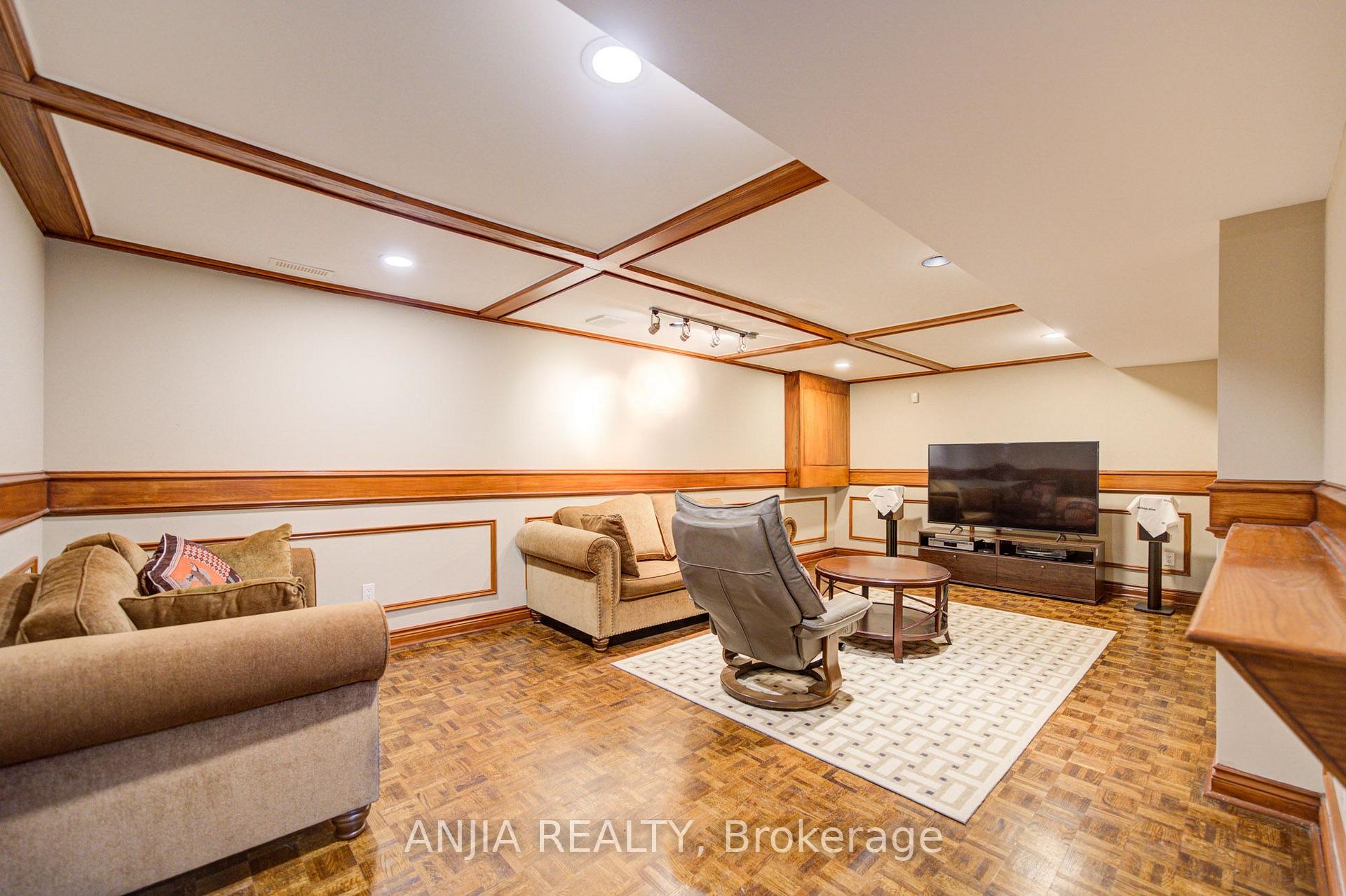 Photo 36 of 8 Calderbridge Crescent, Markham, Unionville — HOMEH