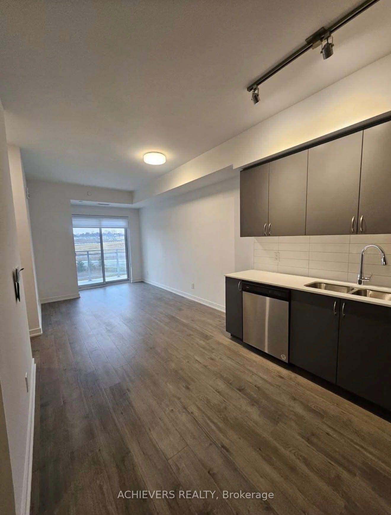 Photo 5 of Unit 513, 56 Lakeside Terrace, Barrie, Little Lake — HOMEH