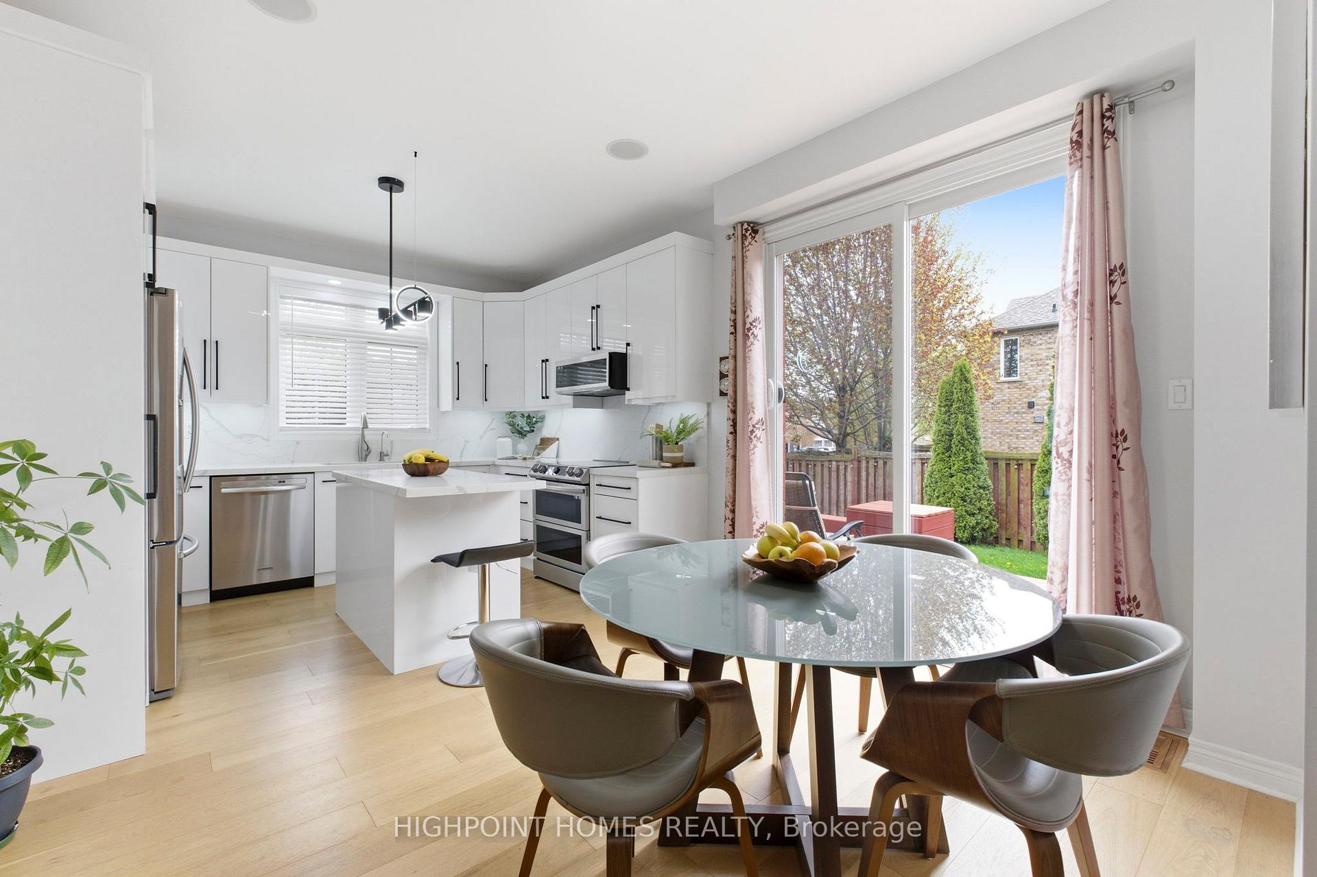 Photo 16 of 2066 Willhaven Trail, Oakville, Westmount — HOMEH