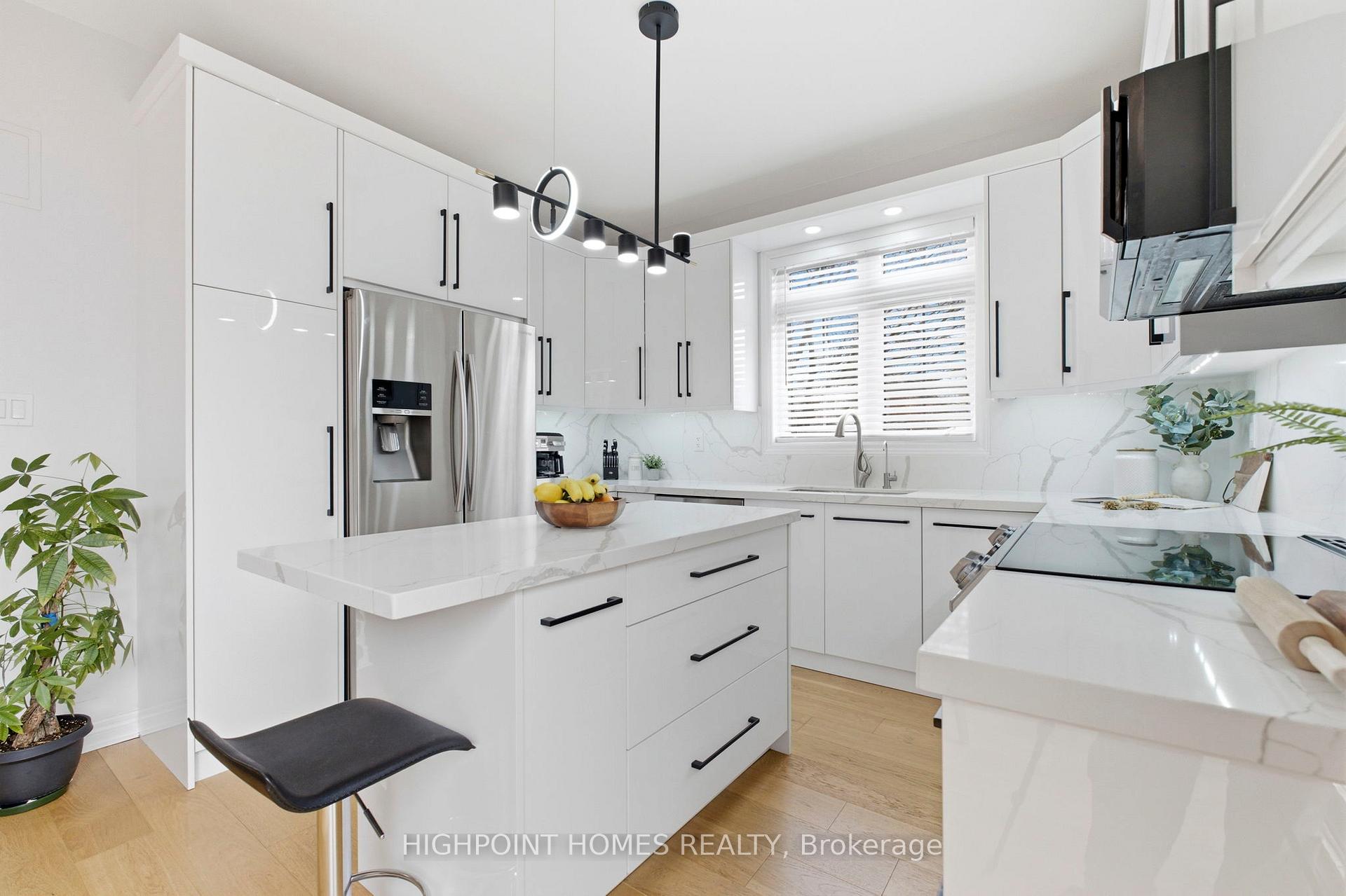 Photo 17 of 2066 Willhaven Trail, Oakville, Westmount — HOMEH