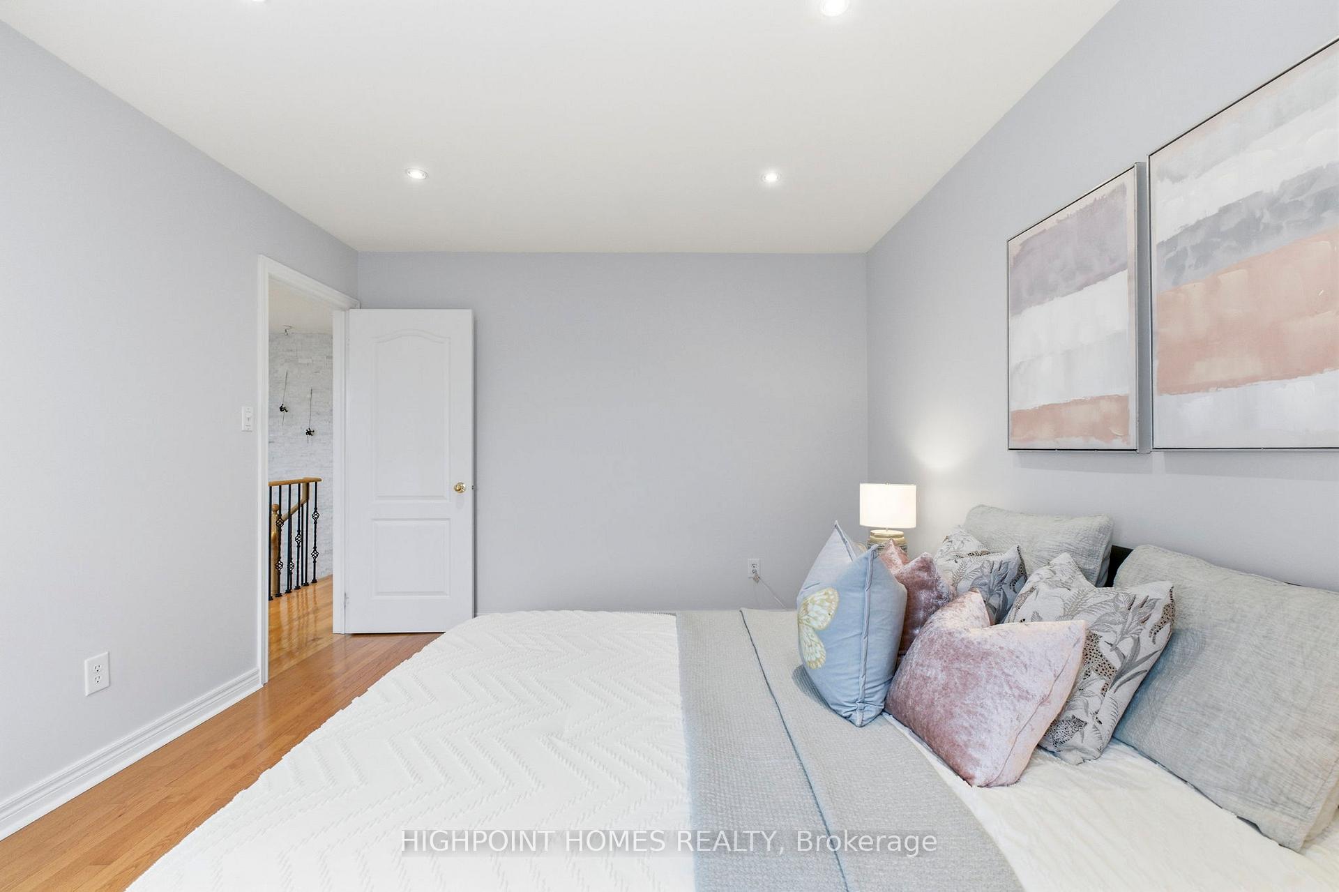 Photo 26 of 2066 Willhaven Trail, Oakville, Westmount — HOMEH