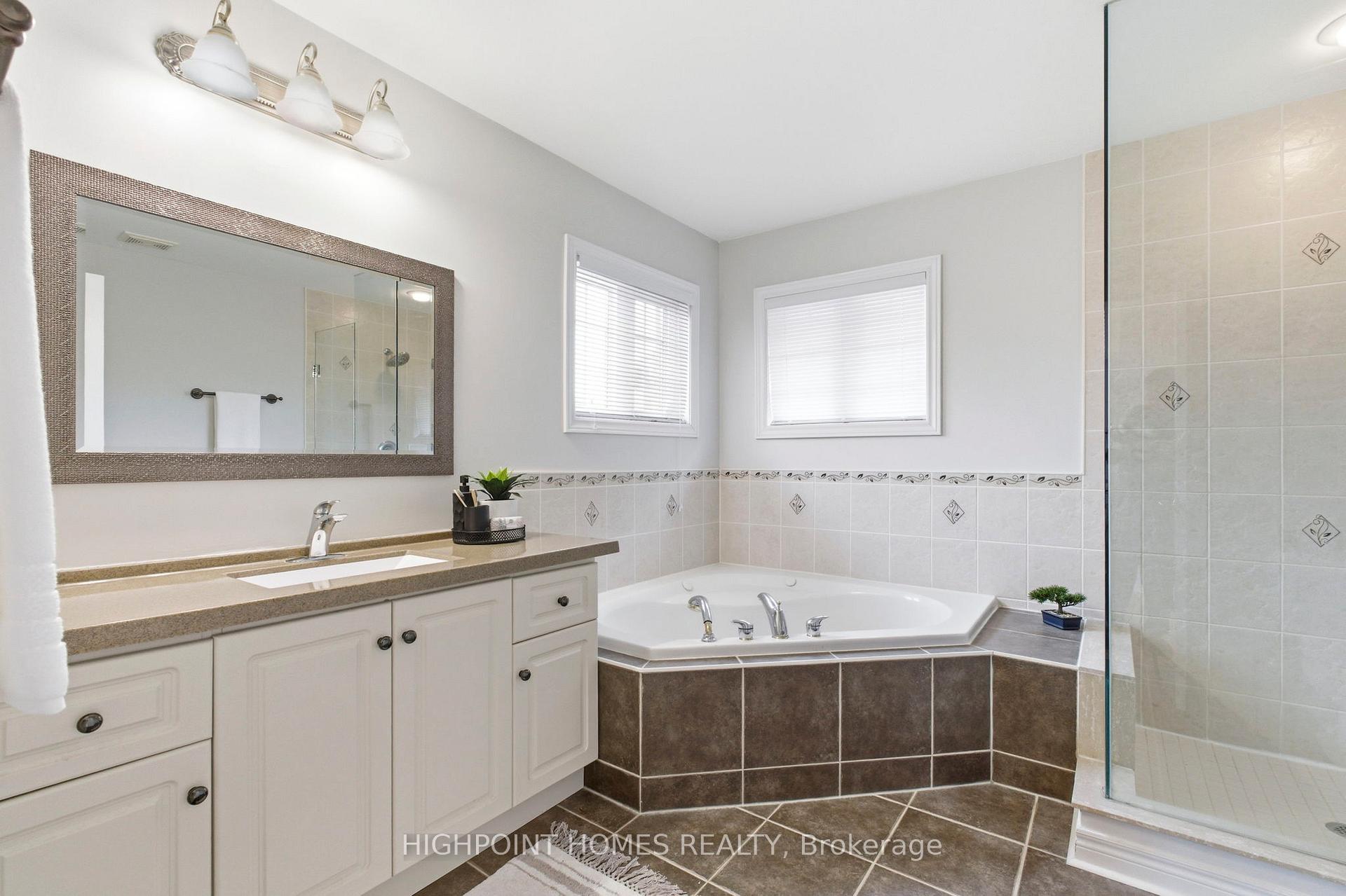 Photo 31 of 2066 Willhaven Trail, Oakville, Westmount — HOMEH
