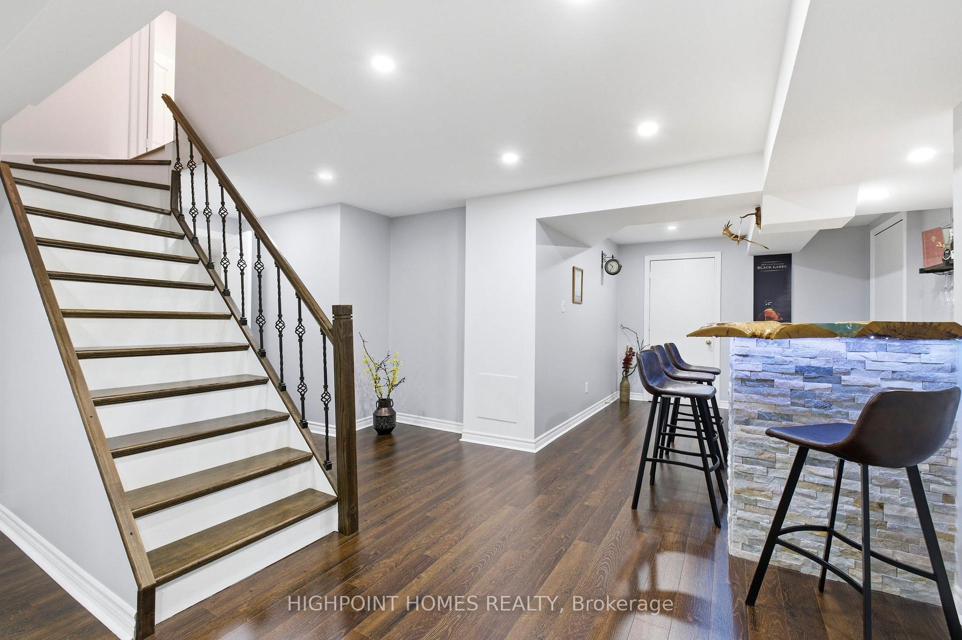 Photo 33 of 2066 Willhaven Trail, Oakville, Westmount — HOMEH