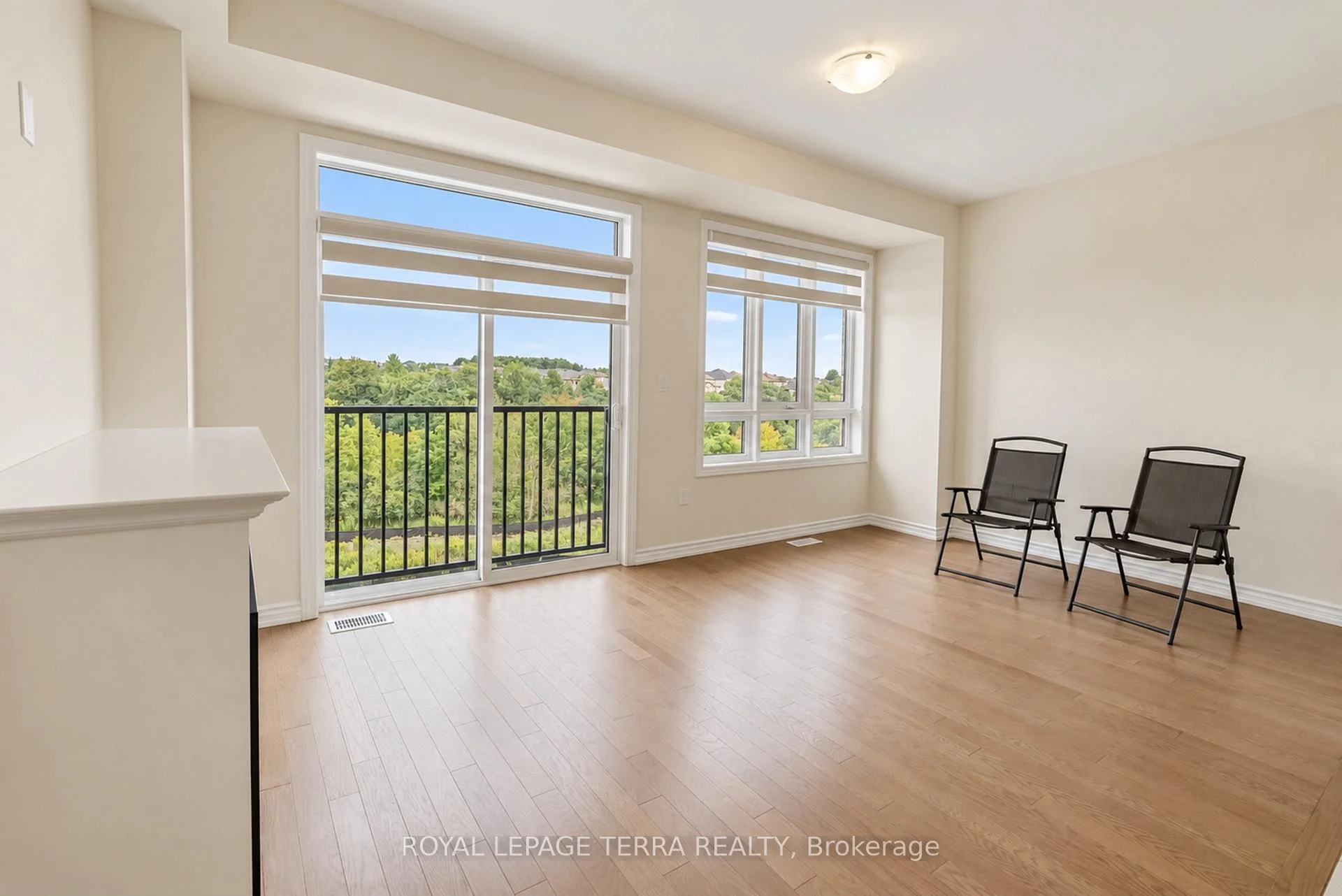 Photo 36 of 51 Upper Paradise Way, Whitby, Rural Whitby — HOMEH
