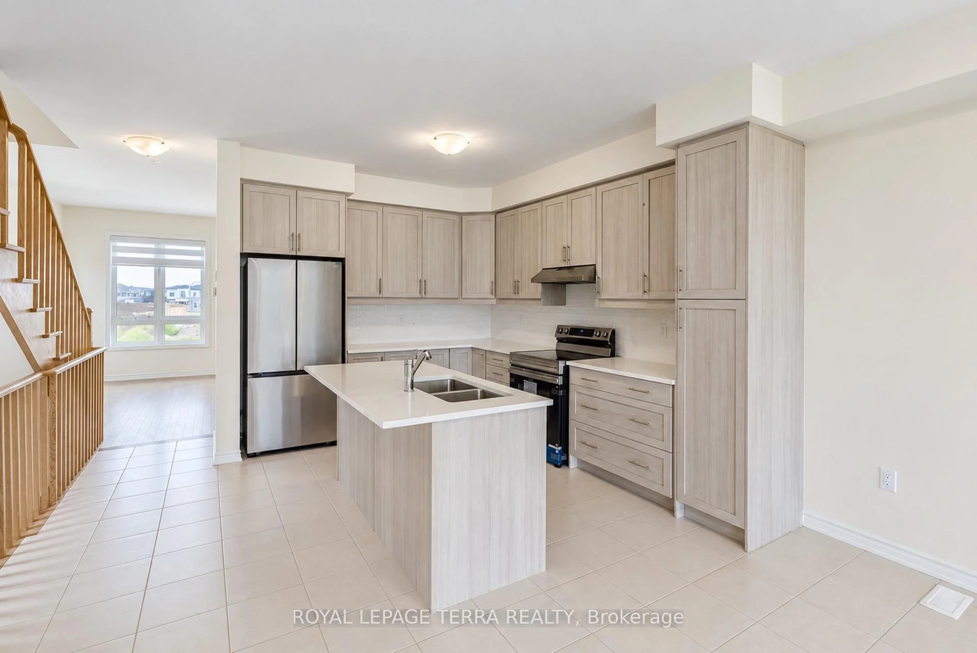 Photo 40 of 51 Upper Paradise Way, Whitby, Rural Whitby — HOMEH