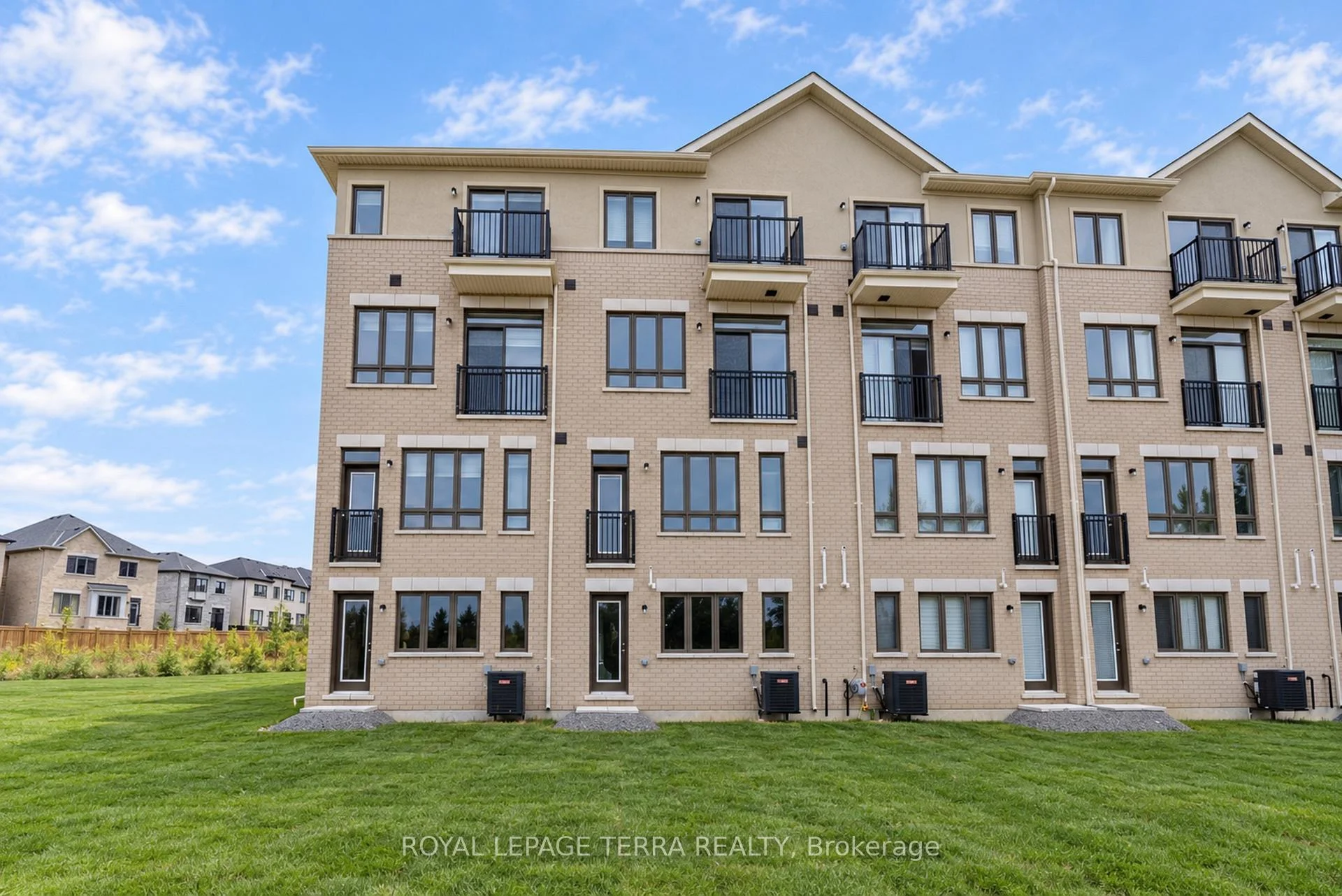 Photo 61 of 51 Upper Paradise Way, Whitby, Rural Whitby — HOMEH