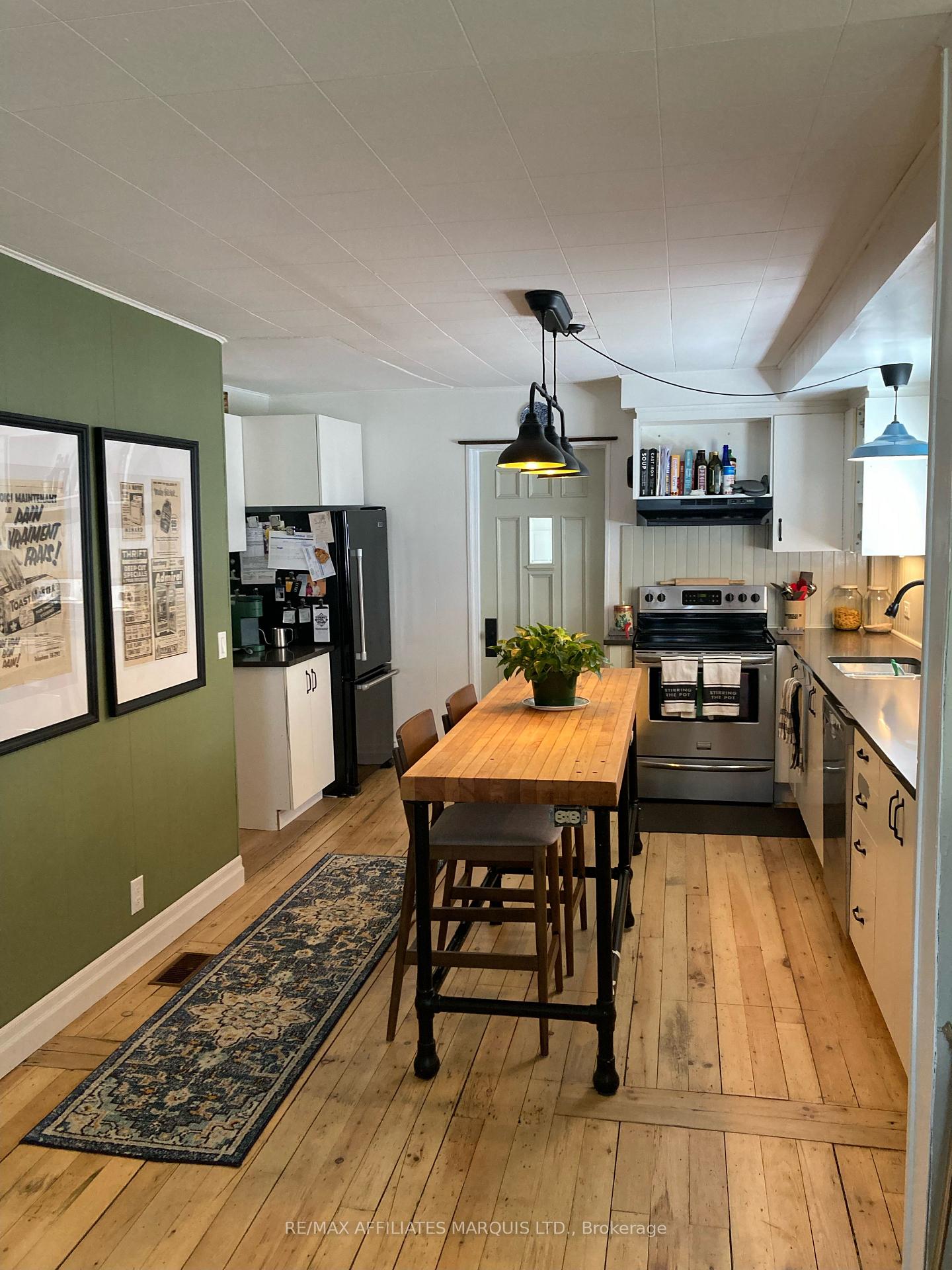 Photo 4 of 302 Easton Avenue, Cornwall, Cornwall — HOMEH