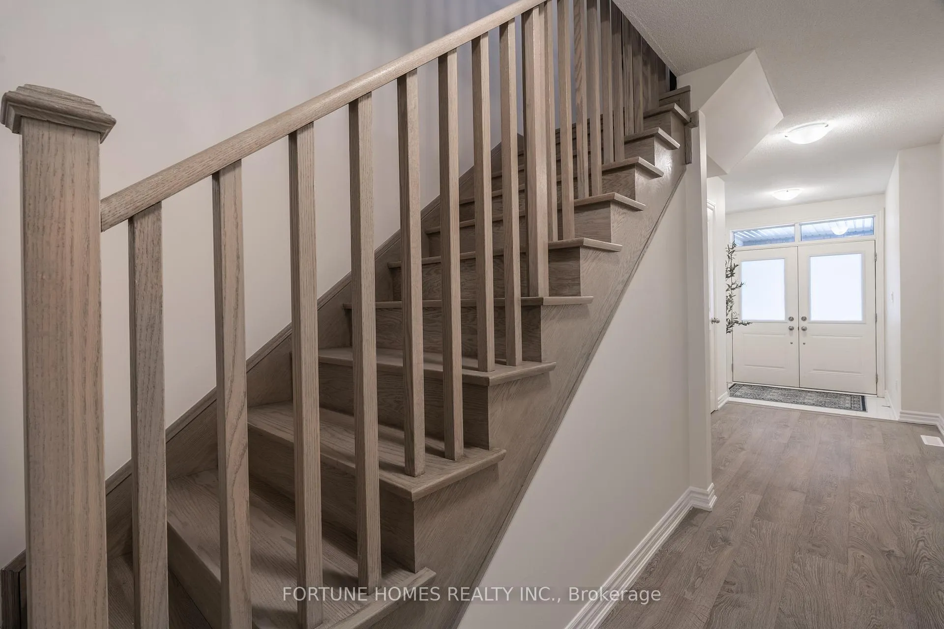 Photo 4 of 25 Arrowview Drive, Brampton, Northwest Brampton — HOMEH