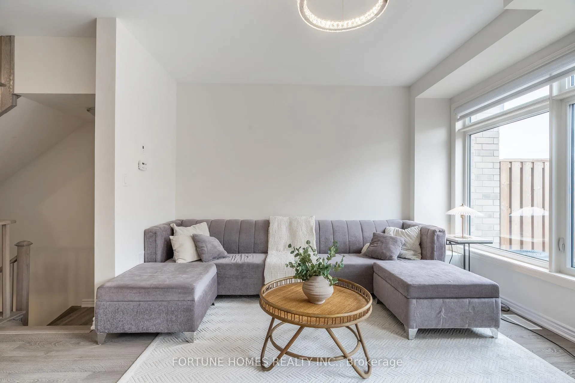 Photo 9 of 25 Arrowview Drive, Brampton, Northwest Brampton — HOMEH