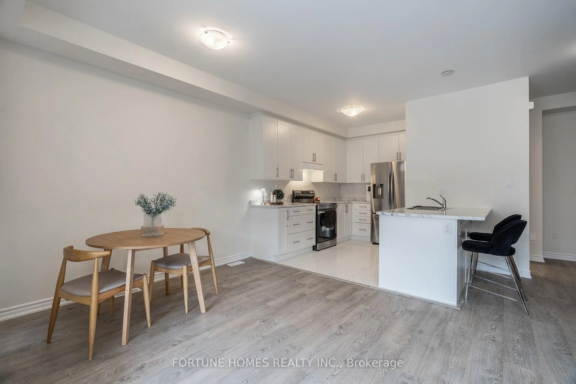 Photo 11 of 25 Arrowview Drive, Brampton, Northwest Brampton — HOMEH