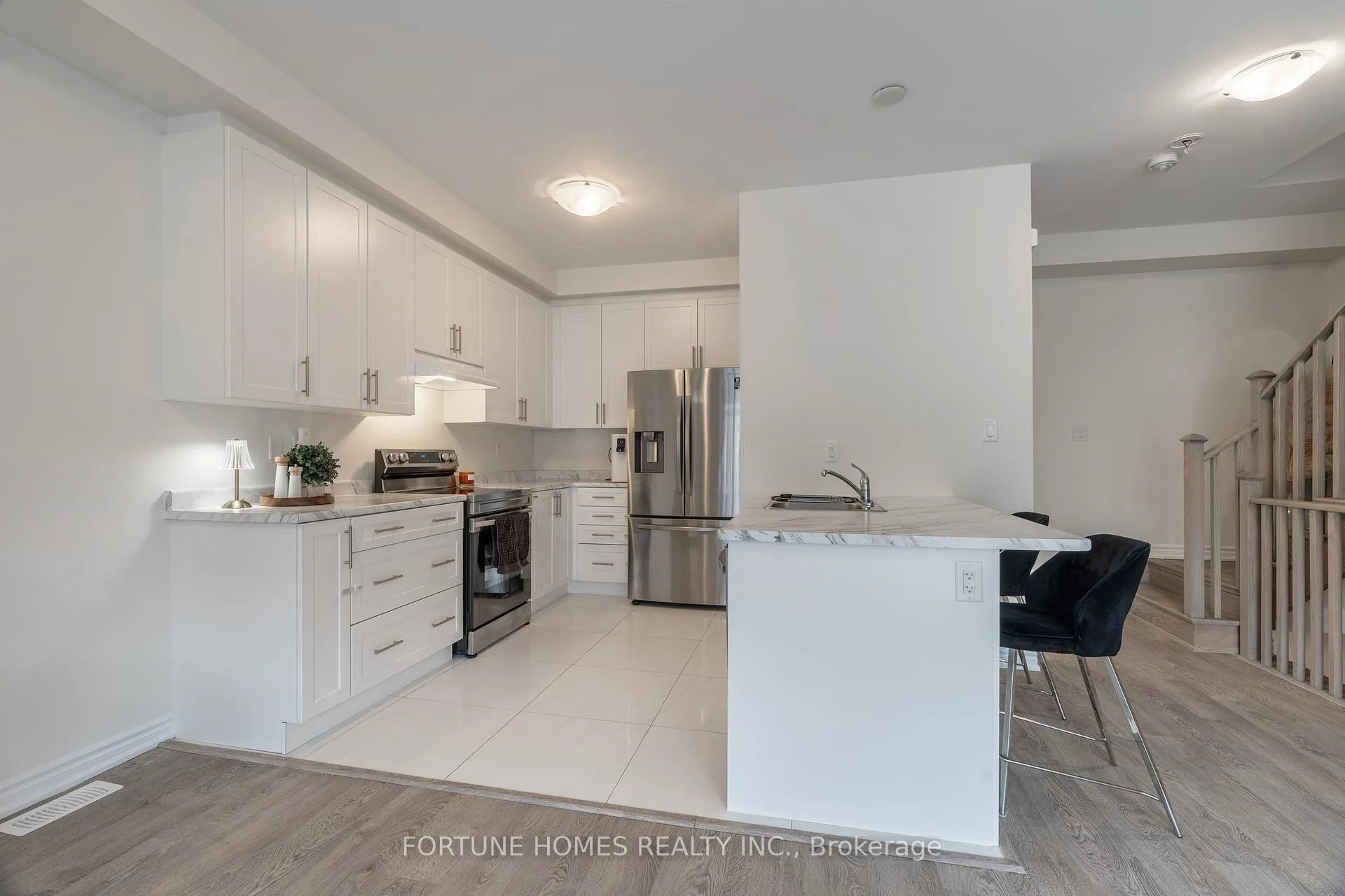 Photo 12 of 25 Arrowview Drive, Brampton, Northwest Brampton — HOMEH