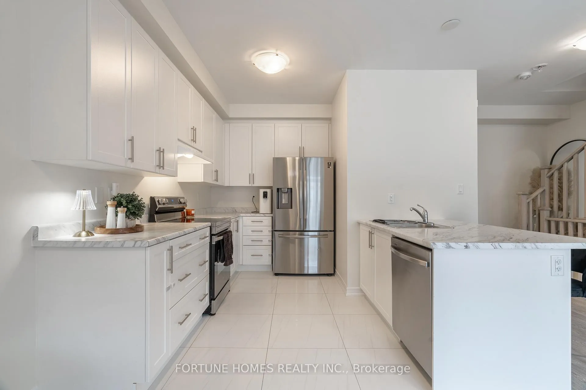 Photo 13 of 25 Arrowview Drive, Brampton, Northwest Brampton — HOMEH