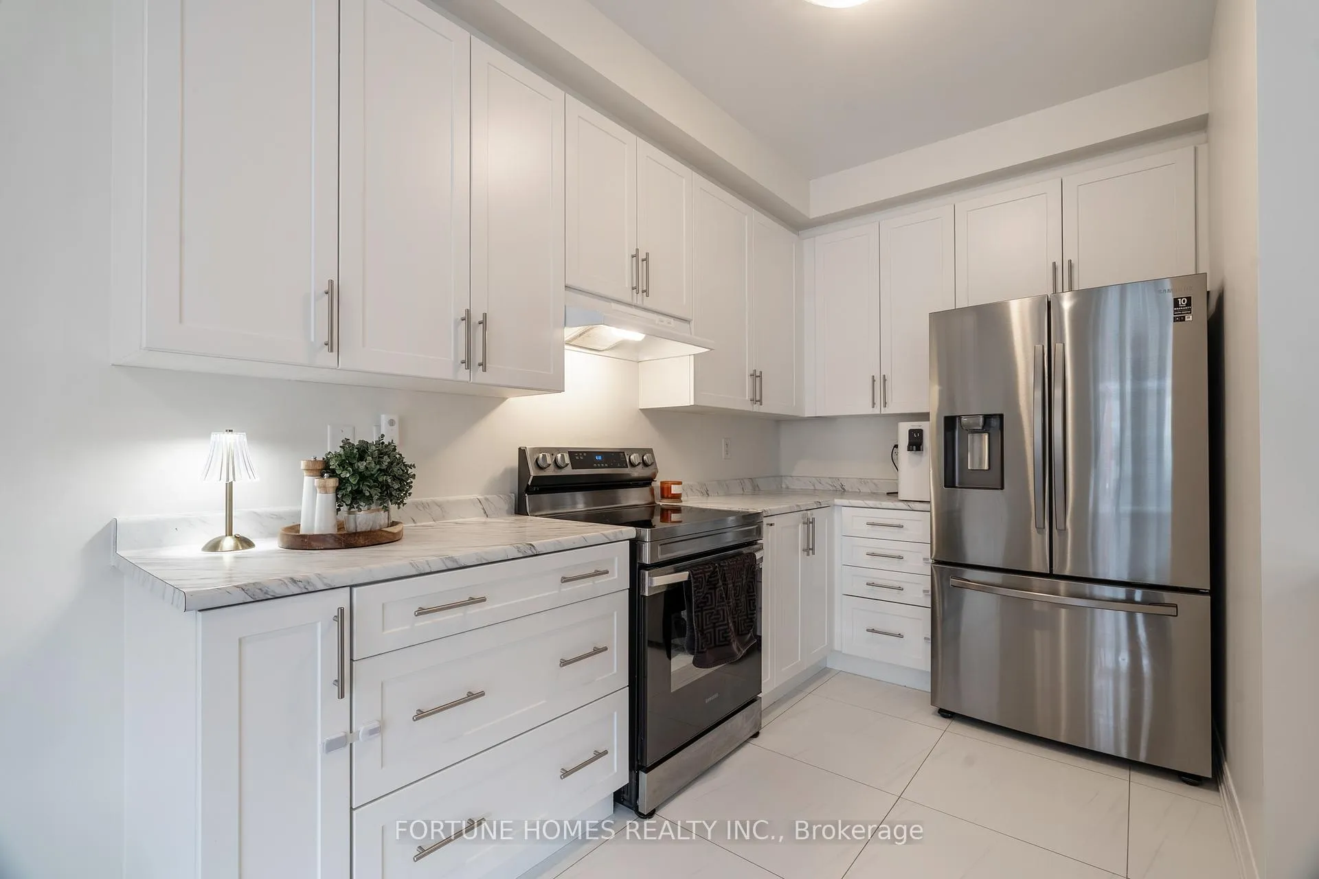 Photo 14 of 25 Arrowview Drive, Brampton, Northwest Brampton — HOMEH