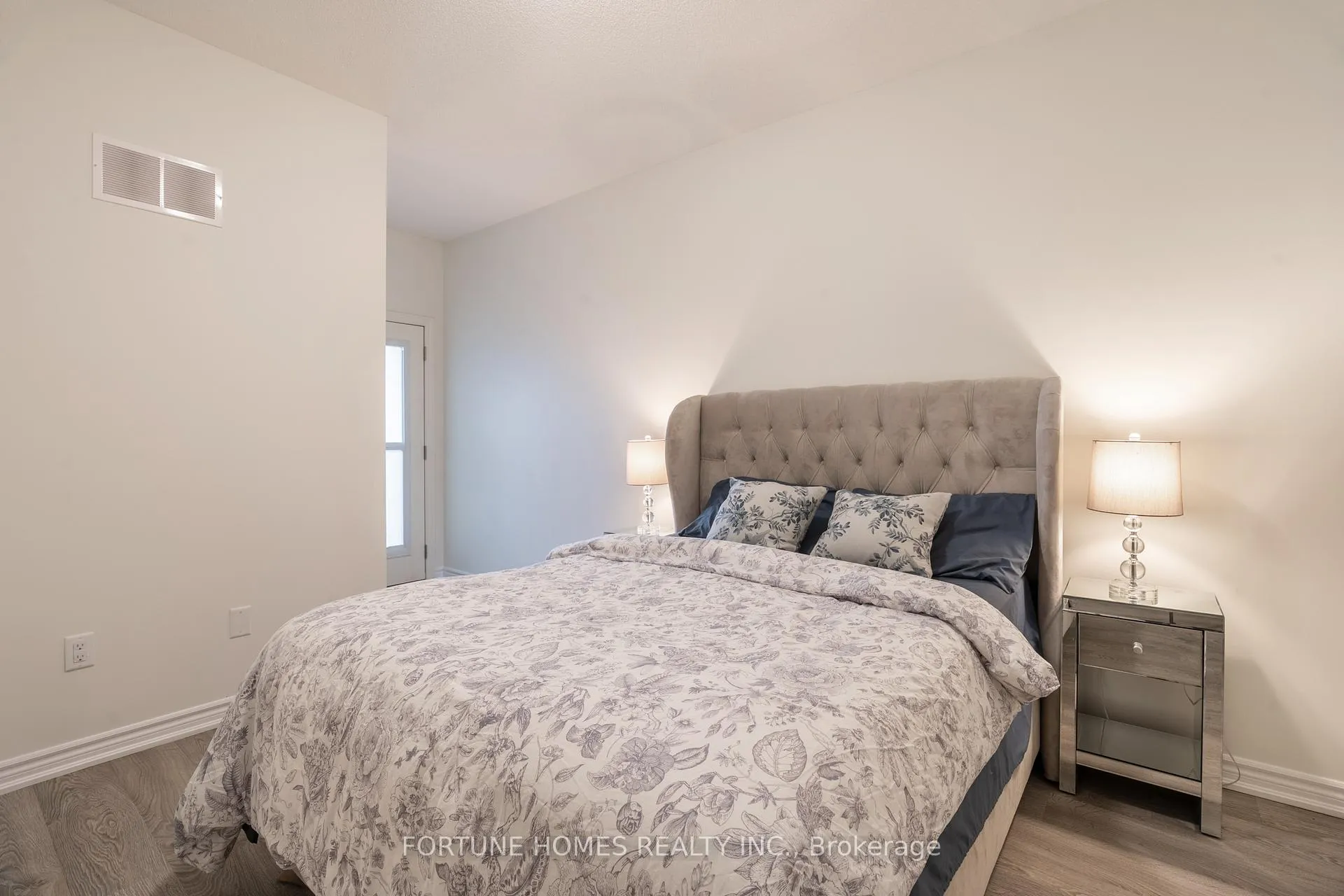 Photo 22 of 25 Arrowview Drive, Brampton, Northwest Brampton — HOMEH