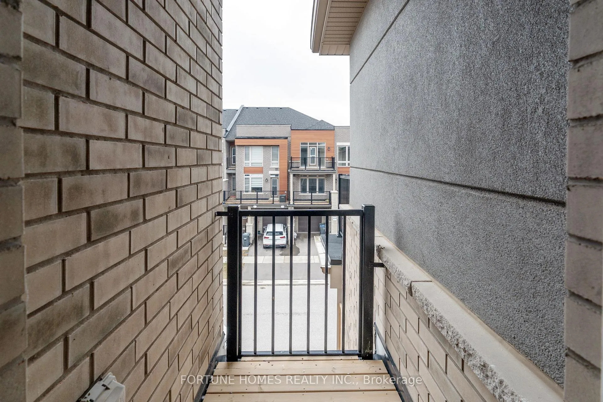 Photo 24 of 25 Arrowview Drive, Brampton, Northwest Brampton — HOMEH