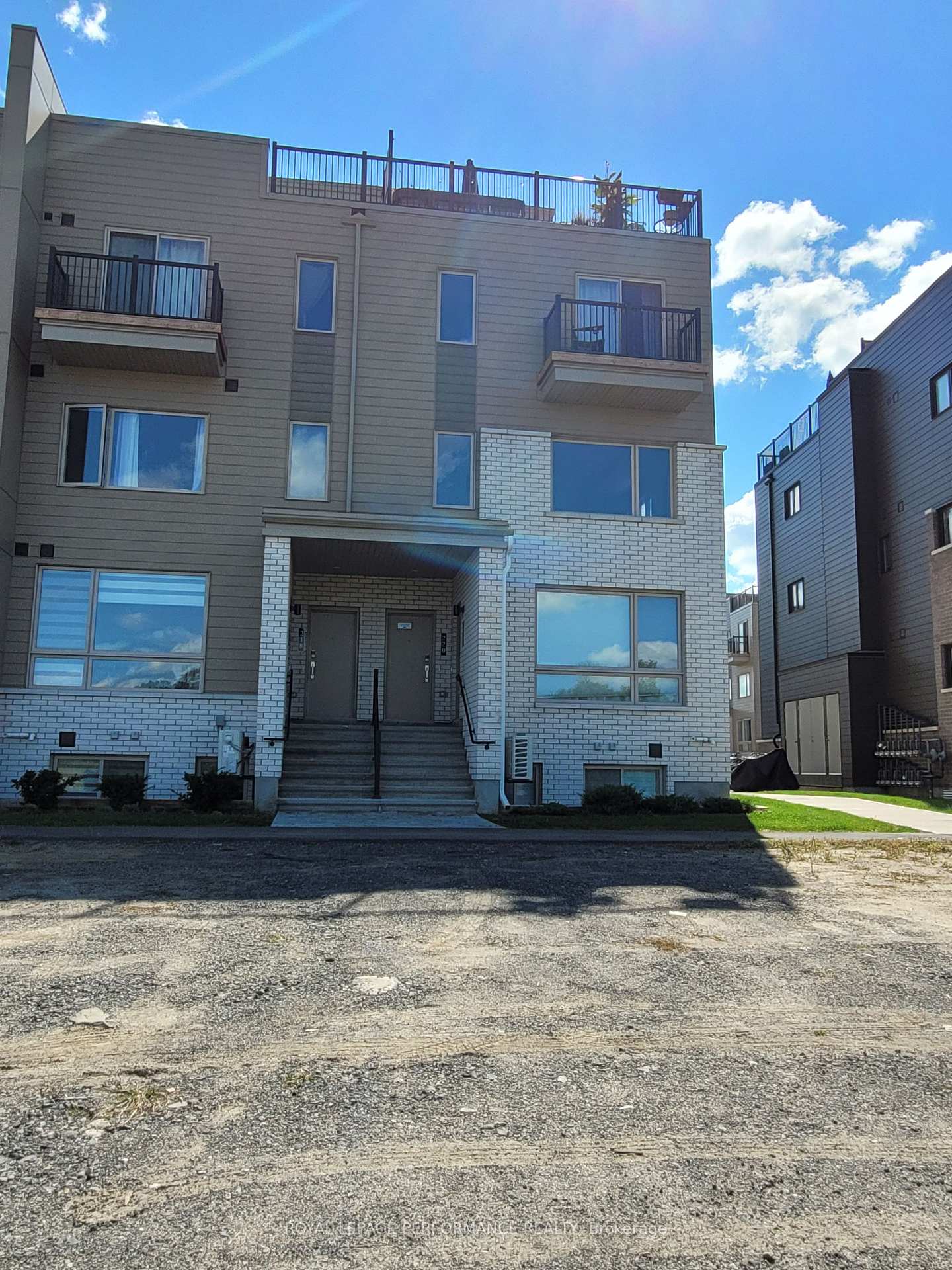 Photo 2 of 222 Mishi Private, Ottawa, CFB Rockcliffe and Area — HOMEH